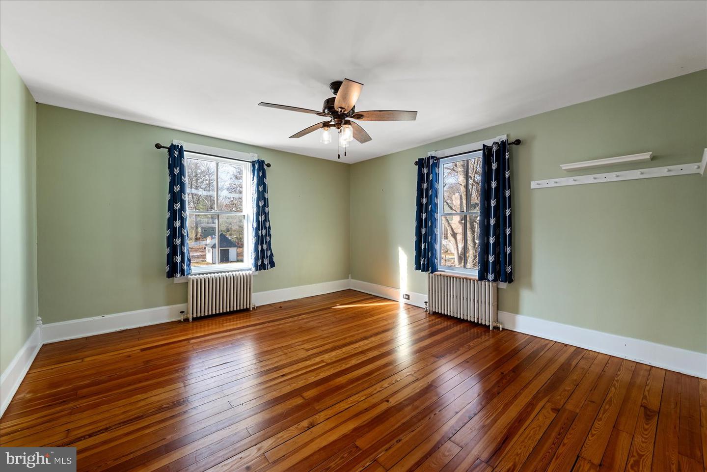 10 NEW CUT RD, ROUND HILL, Virginia 20141, 3 Bedrooms Bedrooms, ,2 BathroomsBathrooms,Residential,For sale,10 NEW CUT RD,VALO2111866 MLS # VALO2111866 10 NEW CUT RD, ROUND HILL, Virginia 20141, 3 Bedrooms Bedrooms, ,2 BathroomsBathrooms,Residential,For sale,10 NEW CUT RD,VALO2111866 MLS # VALO2111866