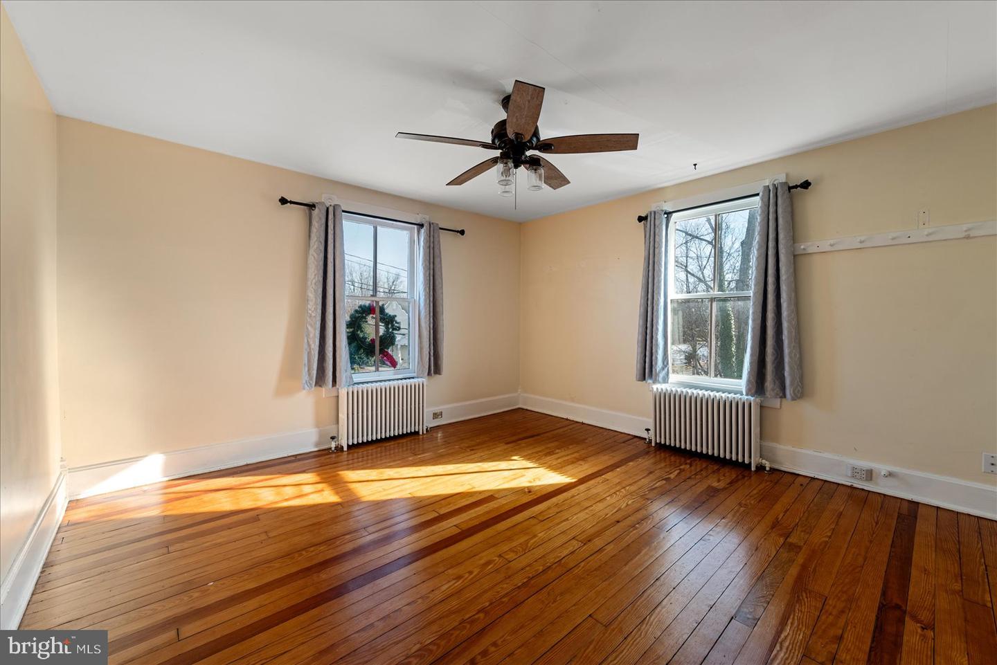 10 NEW CUT RD, ROUND HILL, Virginia 20141, 3 Bedrooms Bedrooms, ,2 BathroomsBathrooms,Residential,For sale,10 NEW CUT RD,VALO2111866 MLS # VALO2111866 10 NEW CUT RD, ROUND HILL, Virginia 20141, 3 Bedrooms Bedrooms, ,2 BathroomsBathrooms,Residential,For sale,10 NEW CUT RD,VALO2111866 MLS # VALO2111866