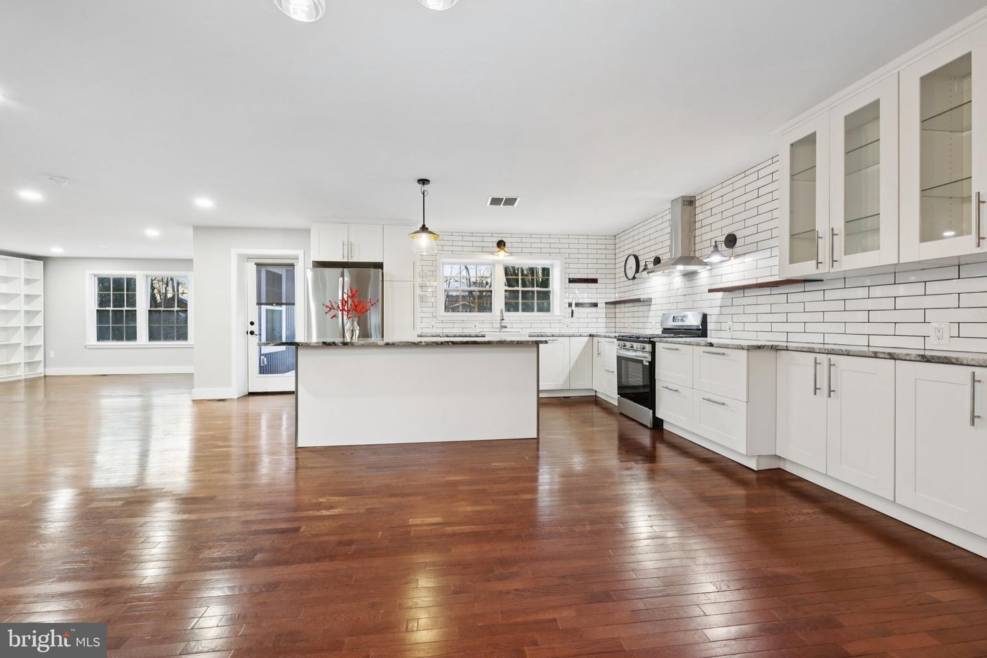 6057 BROOK DR, FALLS CHURCH, Virginia 22044, 6 Bedrooms Bedrooms, ,4 BathroomsBathrooms,Residential,For sale,6057 BROOK DR,VAFX2282094 MLS # VAFX2282094 6057 BROOK DR, FALLS CHURCH, Virginia 22044, 6 Bedrooms Bedrooms, ,4 BathroomsBathrooms,Residential,For sale,6057 BROOK DR,VAFX2282094 MLS # VAFX2282094