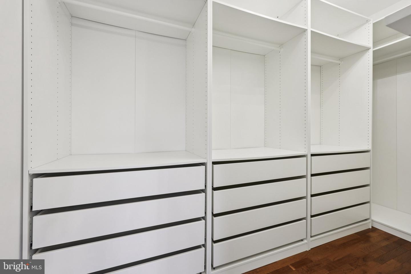 6057 BROOK DR, FALLS CHURCH, Virginia 22044, 6 Bedrooms Bedrooms, ,4 BathroomsBathrooms,Residential,For sale,6057 BROOK DR,VAFX2282094 MLS # VAFX2282094 6057 BROOK DR, FALLS CHURCH, Virginia 22044, 6 Bedrooms Bedrooms, ,4 BathroomsBathrooms,Residential,For sale,6057 BROOK DR,VAFX2282094 MLS # VAFX2282094