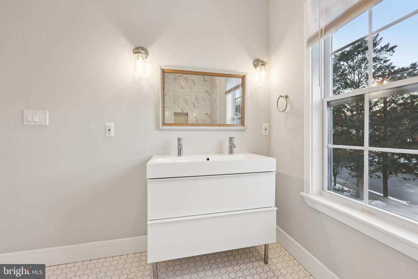 6057 BROOK DR, FALLS CHURCH, Virginia 22044, 6 Bedrooms Bedrooms, ,4 BathroomsBathrooms,Residential,For sale,6057 BROOK DR,VAFX2282094 MLS # VAFX2282094 6057 BROOK DR, FALLS CHURCH, Virginia 22044, 6 Bedrooms Bedrooms, ,4 BathroomsBathrooms,Residential,For sale,6057 BROOK DR,VAFX2282094 MLS # VAFX2282094