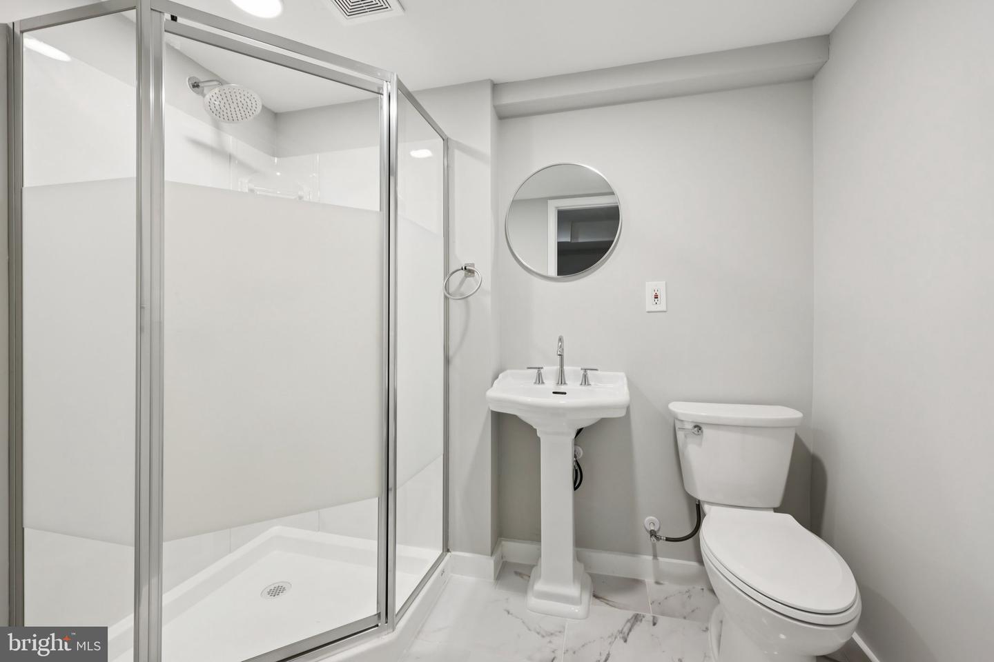 6057 BROOK DR, FALLS CHURCH, Virginia 22044, 6 Bedrooms Bedrooms, ,4 BathroomsBathrooms,Residential,For sale,6057 BROOK DR,VAFX2282094 MLS # VAFX2282094 6057 BROOK DR, FALLS CHURCH, Virginia 22044, 6 Bedrooms Bedrooms, ,4 BathroomsBathrooms,Residential,For sale,6057 BROOK DR,VAFX2282094 MLS # VAFX2282094