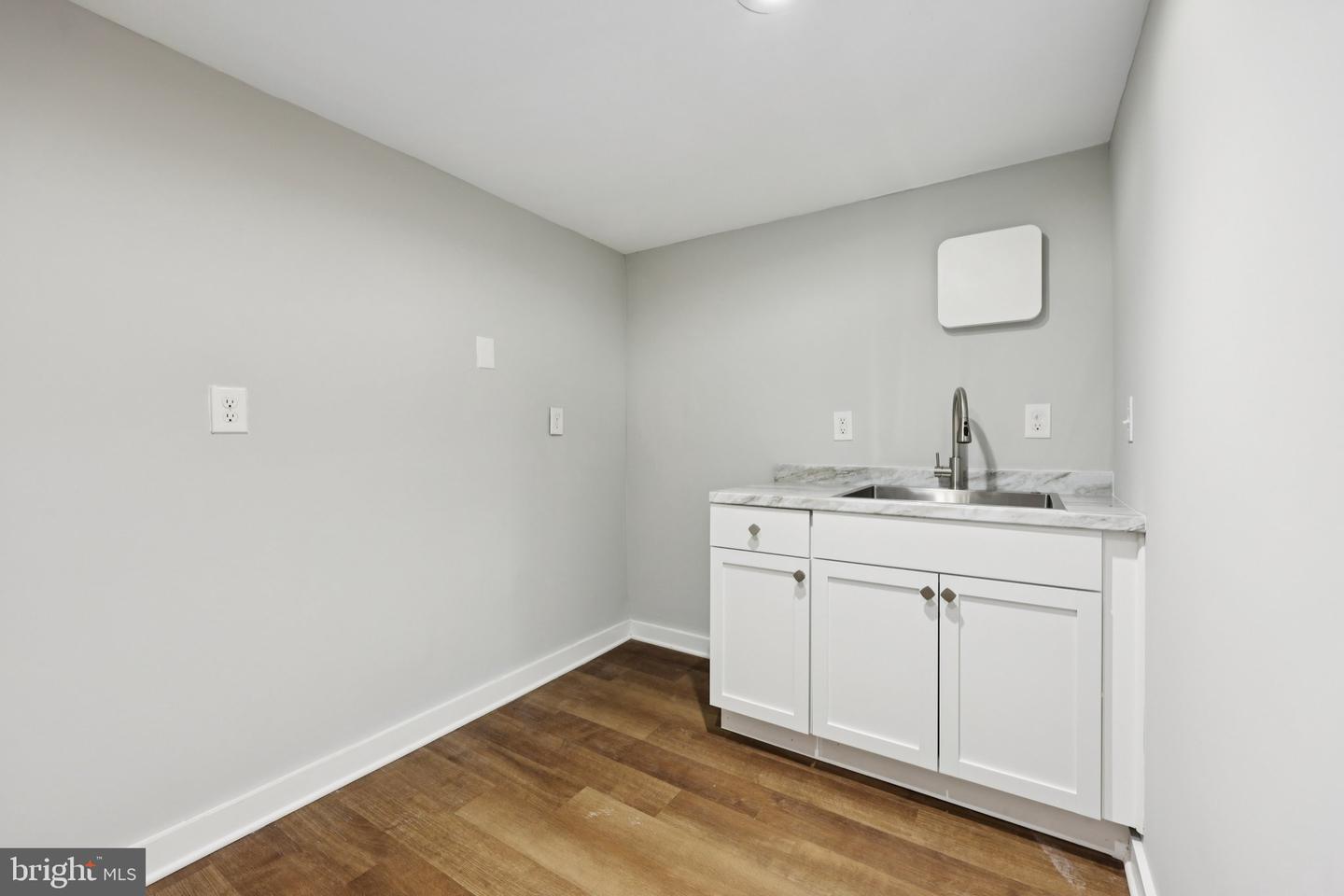 6057 BROOK DR, FALLS CHURCH, Virginia 22044, 6 Bedrooms Bedrooms, ,4 BathroomsBathrooms,Residential,For sale,6057 BROOK DR,VAFX2282094 MLS # VAFX2282094 6057 BROOK DR, FALLS CHURCH, Virginia 22044, 6 Bedrooms Bedrooms, ,4 BathroomsBathrooms,Residential,For sale,6057 BROOK DR,VAFX2282094 MLS # VAFX2282094