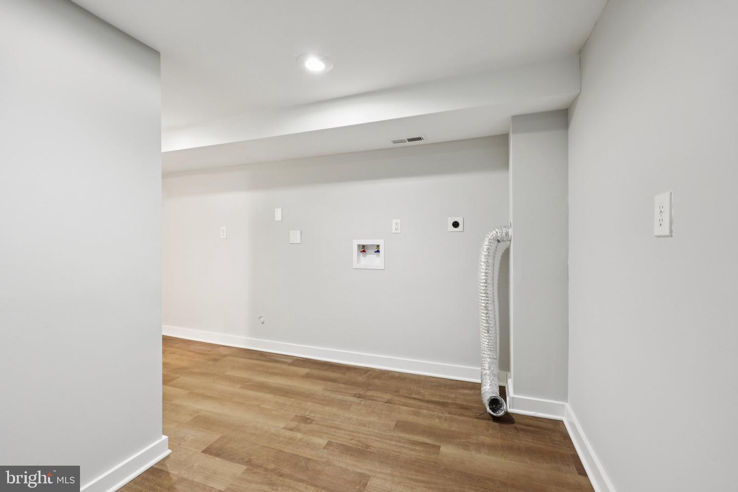 6057 BROOK DR, FALLS CHURCH, Virginia 22044, 6 Bedrooms Bedrooms, ,4 BathroomsBathrooms,Residential,For sale,6057 BROOK DR,VAFX2282094 MLS # VAFX2282094 6057 BROOK DR, FALLS CHURCH, Virginia 22044, 6 Bedrooms Bedrooms, ,4 BathroomsBathrooms,Residential,For sale,6057 BROOK DR,VAFX2282094 MLS # VAFX2282094