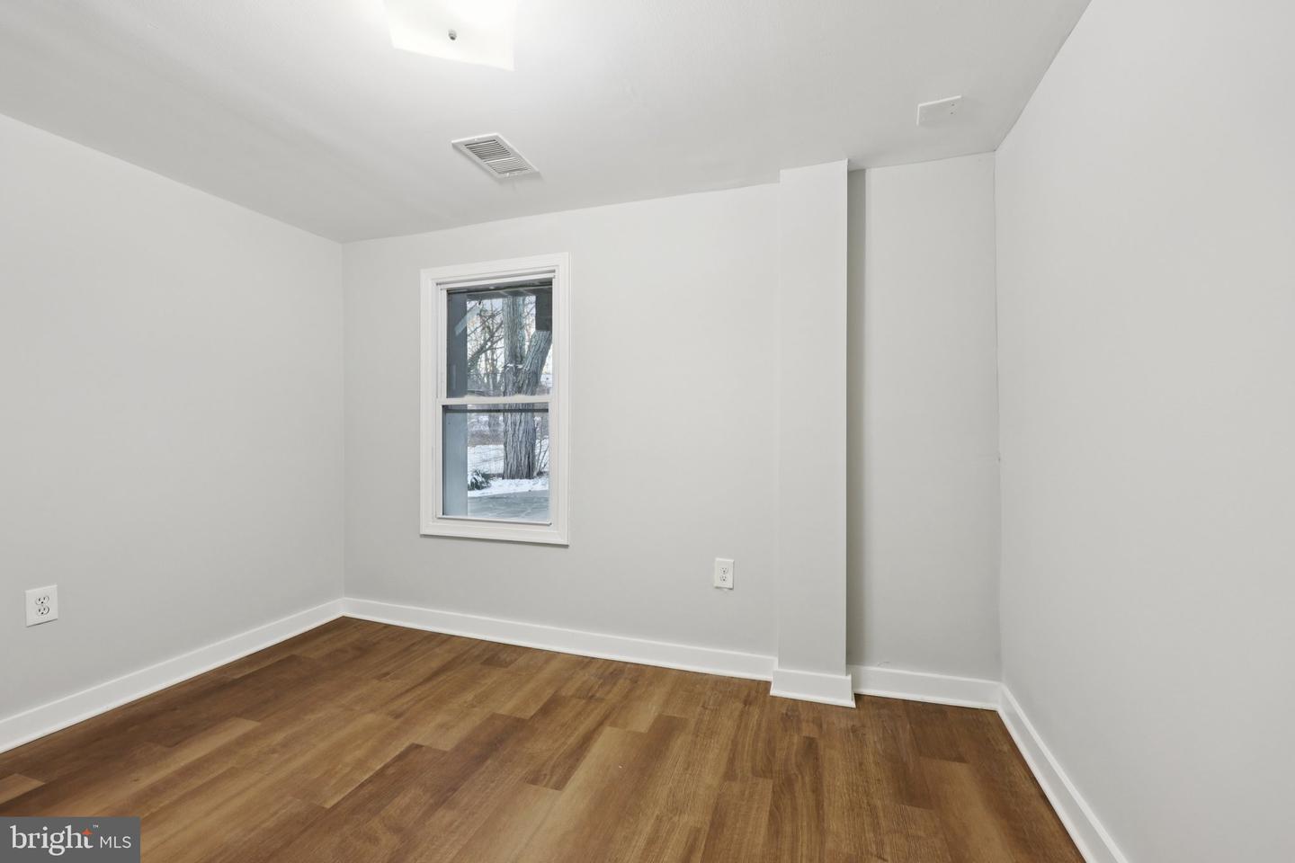 6057 BROOK DR, FALLS CHURCH, Virginia 22044, 6 Bedrooms Bedrooms, ,4 BathroomsBathrooms,Residential,For sale,6057 BROOK DR,VAFX2282094 MLS # VAFX2282094 6057 BROOK DR, FALLS CHURCH, Virginia 22044, 6 Bedrooms Bedrooms, ,4 BathroomsBathrooms,Residential,For sale,6057 BROOK DR,VAFX2282094 MLS # VAFX2282094