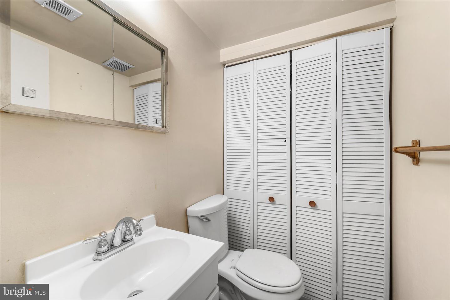 9828 BUCKNER RD, MANASSAS, Virginia 20110, 3 Bedrooms Bedrooms, ,1 BathroomBathrooms,Residential,For sale,9828 BUCKNER RD,VAMN2009828 MLS # VAMN2009828 9828 BUCKNER RD, MANASSAS, Virginia 20110, 3 Bedrooms Bedrooms, ,1 BathroomBathrooms,Residential,For sale,9828 BUCKNER RD,VAMN2009828 MLS # VAMN2009828