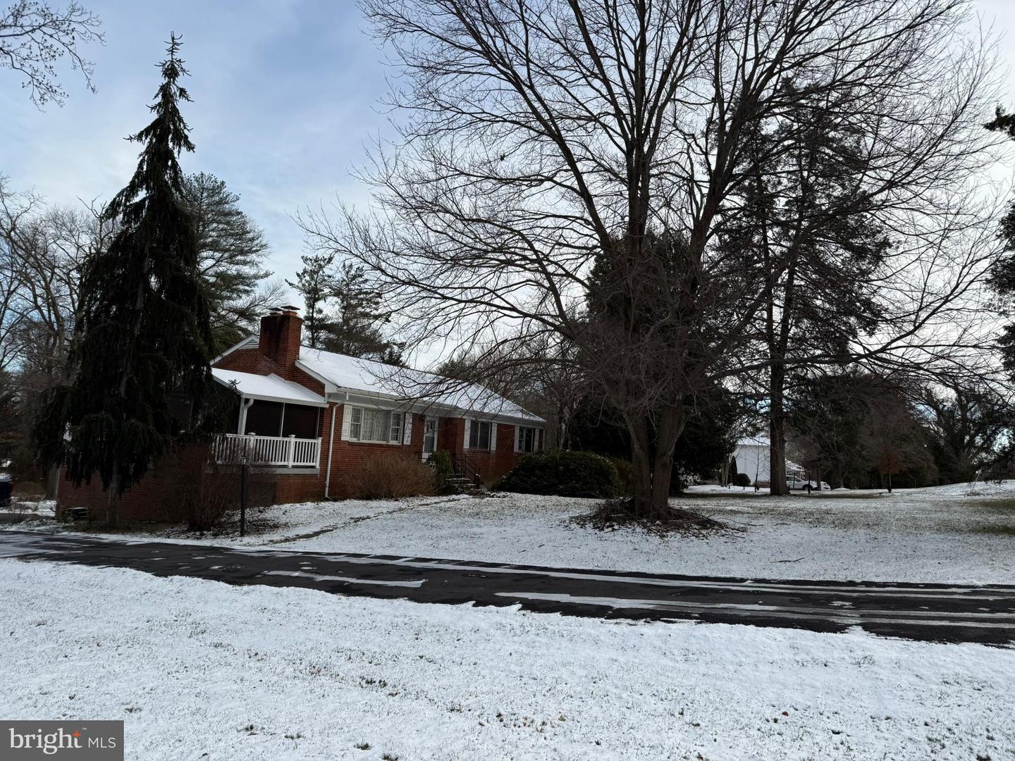 2807 CEDAR LN, VIENNA, Virginia 22180, 3 Bedrooms Bedrooms, ,1 BathroomBathrooms,Residential,For sale,2807 CEDAR LN,VAFX2282702 MLS # VAFX2282702 2807 CEDAR LN, VIENNA, Virginia 22180, 3 Bedrooms Bedrooms, ,1 BathroomBathrooms,Residential,For sale,2807 CEDAR LN,VAFX2282702 MLS # VAFX2282702