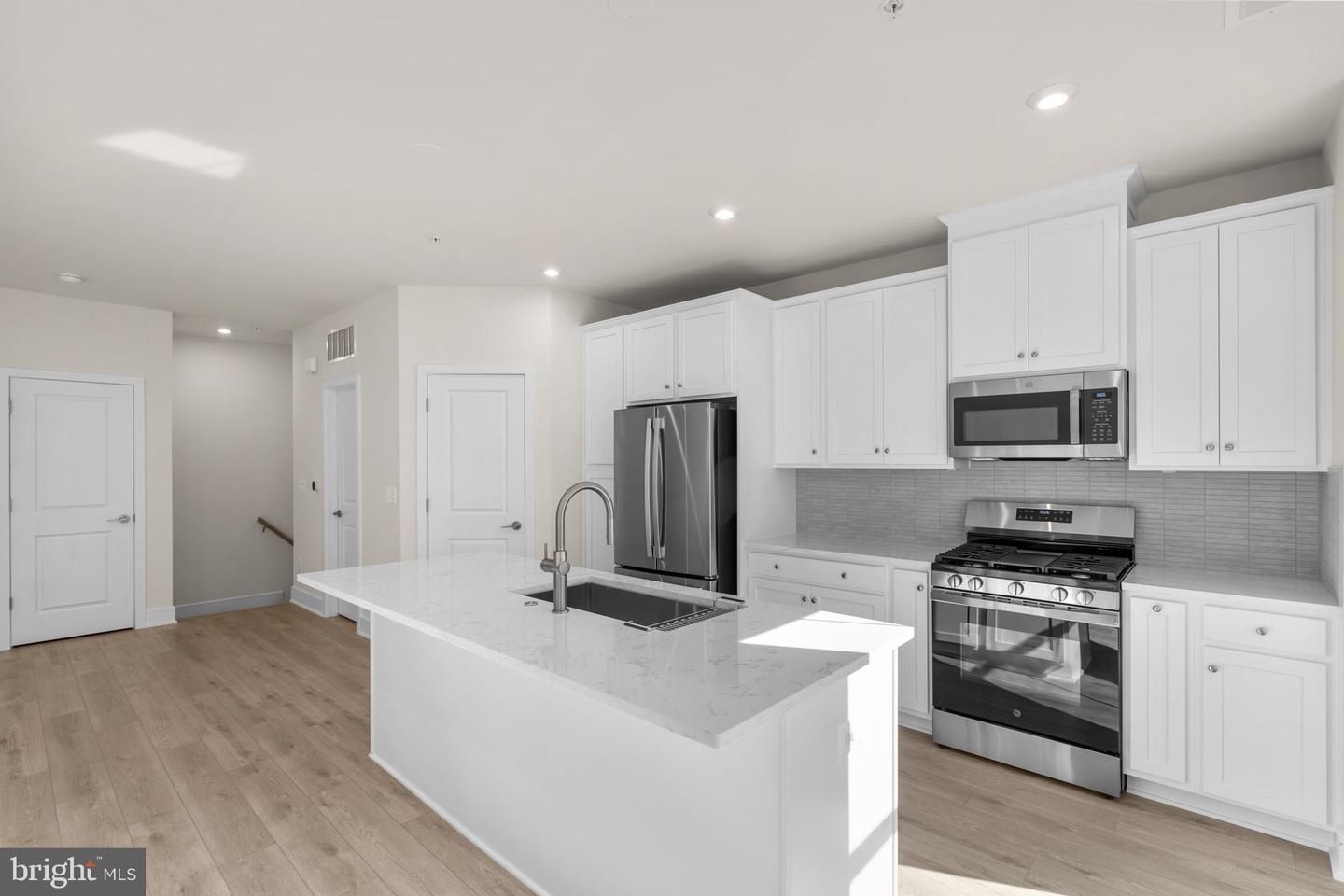 21764 DOLLIS HILL TER, BROADLANDS, Virginia 20148, 3 Bedrooms Bedrooms, ,2 BathroomsBathrooms,Residential,For sale,21764 DOLLIS HILL TER,VALO2112466 MLS # VALO2112466 21764 DOLLIS HILL TER, BROADLANDS, Virginia 20148, 3 Bedrooms Bedrooms, ,2 BathroomsBathrooms,Residential,For sale,21764 DOLLIS HILL TER,VALO2112466 MLS # VALO2112466