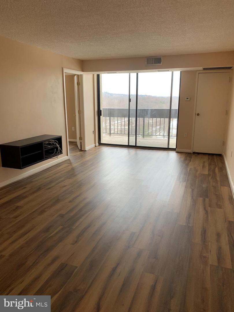 5300 HOLMES RUN PKWY #1209, ALEXANDRIA, Virginia 22304, 2 Bedrooms Bedrooms, ,2 BathroomsBathrooms,Residential,For sale,5300 HOLMES RUN PKWY #1209,VAAX2052474 MLS # VAAX2052474 5300 HOLMES RUN PKWY #1209, ALEXANDRIA, Virginia 22304, 2 Bedrooms Bedrooms, ,2 BathroomsBathrooms,Residential,For sale,5300 HOLMES RUN PKWY #1209,VAAX2052474 MLS # VAAX2052474