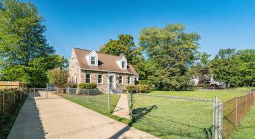 8230 GREGORY DR, ALEXANDRIA, Virginia 22309, 3 Bedrooms Bedrooms, ,2 BathroomsBathrooms,Residential,For sale,8230 GREGORY DR,VAFX2282738 MLS # VAFX2282738