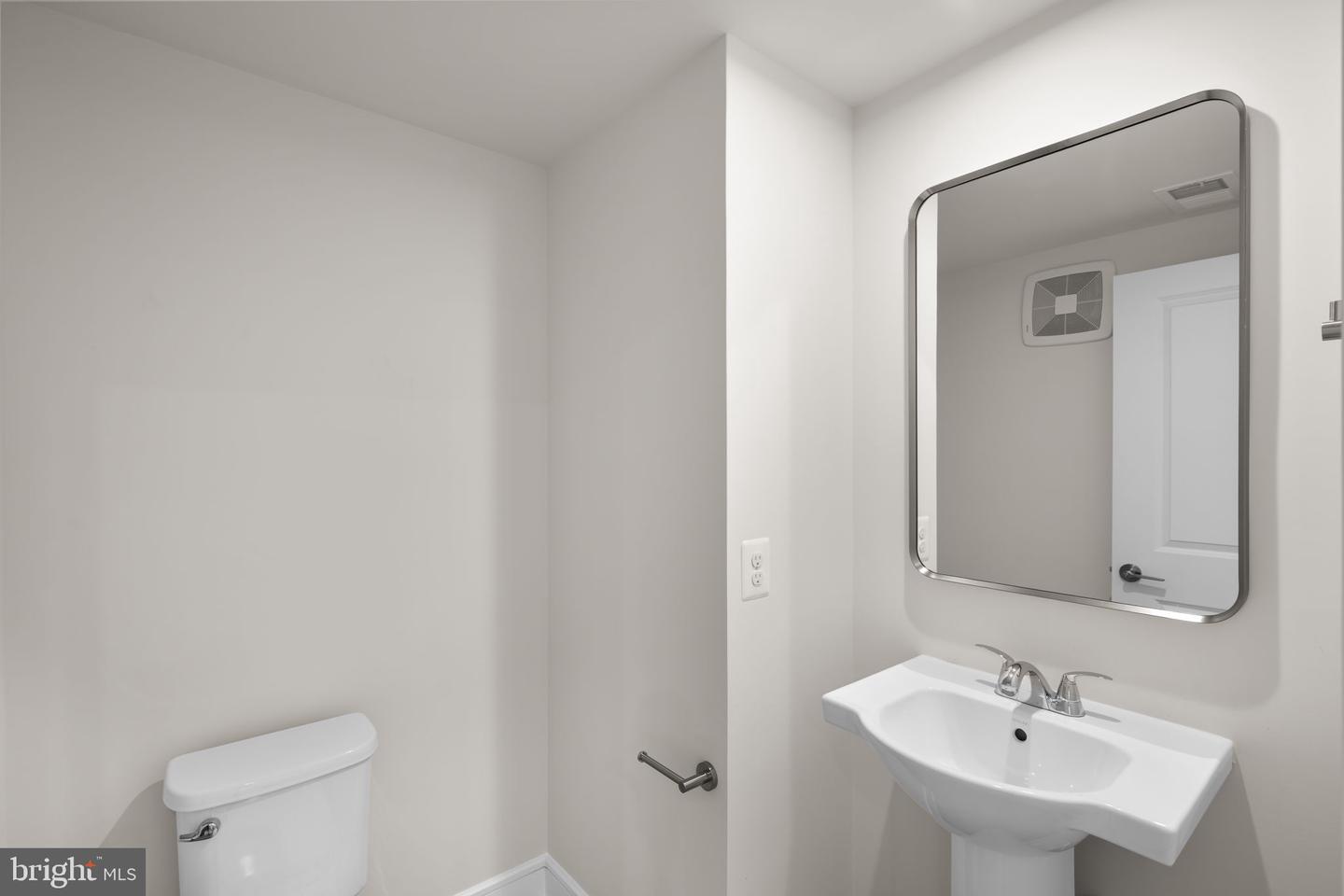 43305 FARRINGDON SQ, BROADLANDS, Virginia 20148, 3 Bedrooms Bedrooms, ,2 BathroomsBathrooms,Residential,For sale,43305 FARRINGDON SQ,VALO2112468 MLS # VALO2112468 43305 FARRINGDON SQ, BROADLANDS, Virginia 20148, 3 Bedrooms Bedrooms, ,2 BathroomsBathrooms,Residential,For sale,43305 FARRINGDON SQ,VALO2112468 MLS # VALO2112468