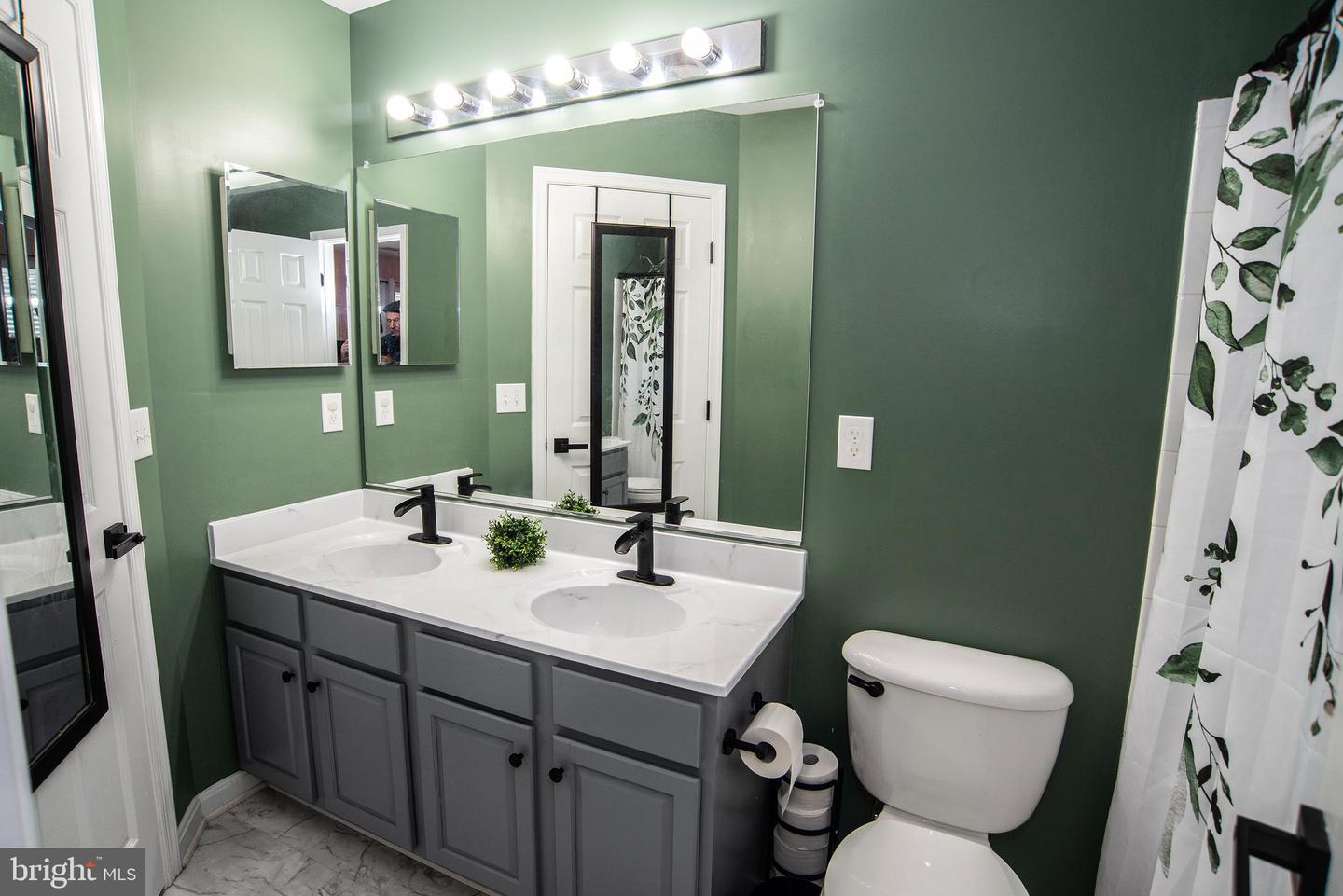 15750 CHIMNEY ROCK TER, WOODBRIDGE, Virginia 22193, 5 Bedrooms Bedrooms, ,3 BathroomsBathrooms,Residential,For sale,15750 CHIMNEY ROCK TER,VAPW2098426 MLS # VAPW2098426