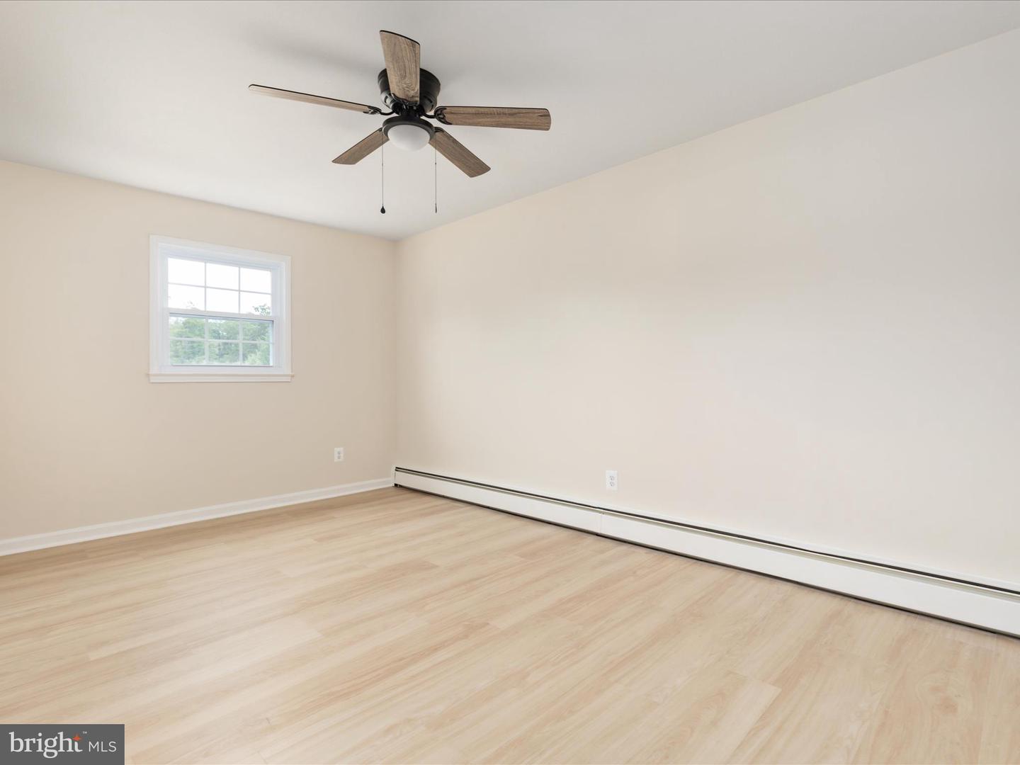 5625 MAXINE CT, ALEXANDRIA, Virginia 22310, 7 Bedrooms Bedrooms, 11 Rooms Rooms,4 BathroomsBathrooms,Residential,For sale,5625 MAXINE CT,VAFX2261474 MLS # VAFX2261474