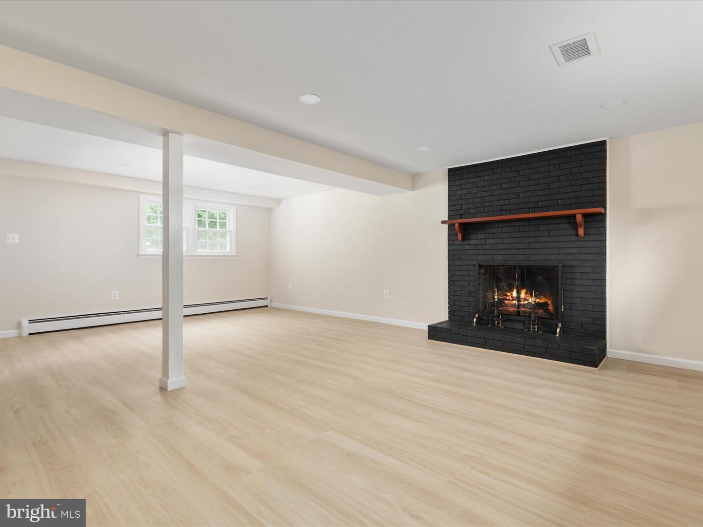 5625 MAXINE CT, ALEXANDRIA, Virginia 22310, 7 Bedrooms Bedrooms, 11 Rooms Rooms,4 BathroomsBathrooms,Residential,For sale,5625 MAXINE CT,VAFX2261474 MLS # VAFX2261474