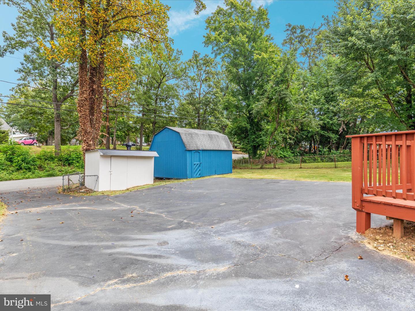 5625 MAXINE CT, ALEXANDRIA, Virginia 22310, 7 Bedrooms Bedrooms, 11 Rooms Rooms,4 BathroomsBathrooms,Residential,For sale,5625 MAXINE CT,VAFX2261474 MLS # VAFX2261474