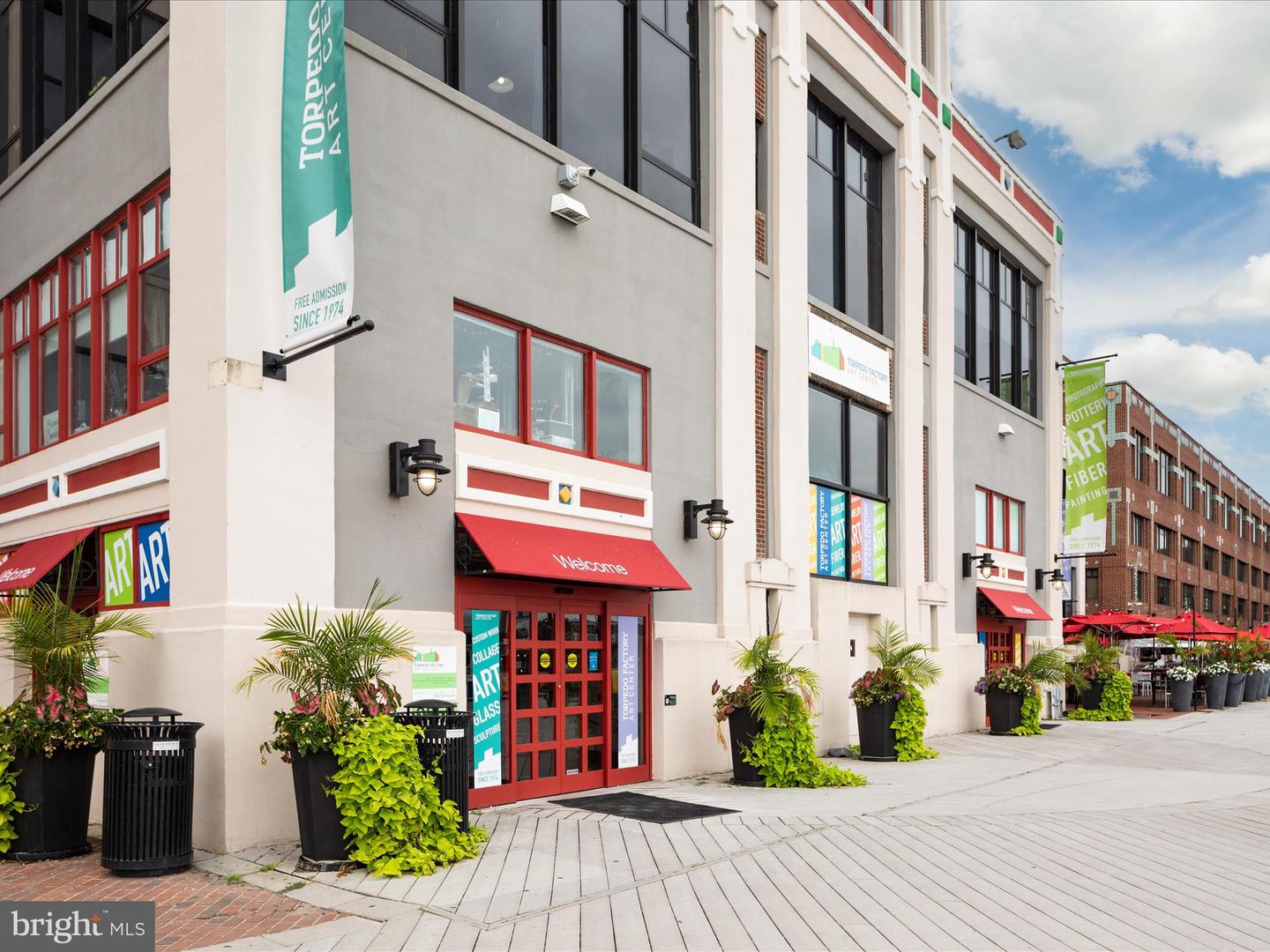 5625 MAXINE CT, ALEXANDRIA, Virginia 22310, 7 Bedrooms Bedrooms, 11 Rooms Rooms,4 BathroomsBathrooms,Residential,For sale,5625 MAXINE CT,VAFX2261474 MLS # VAFX2261474