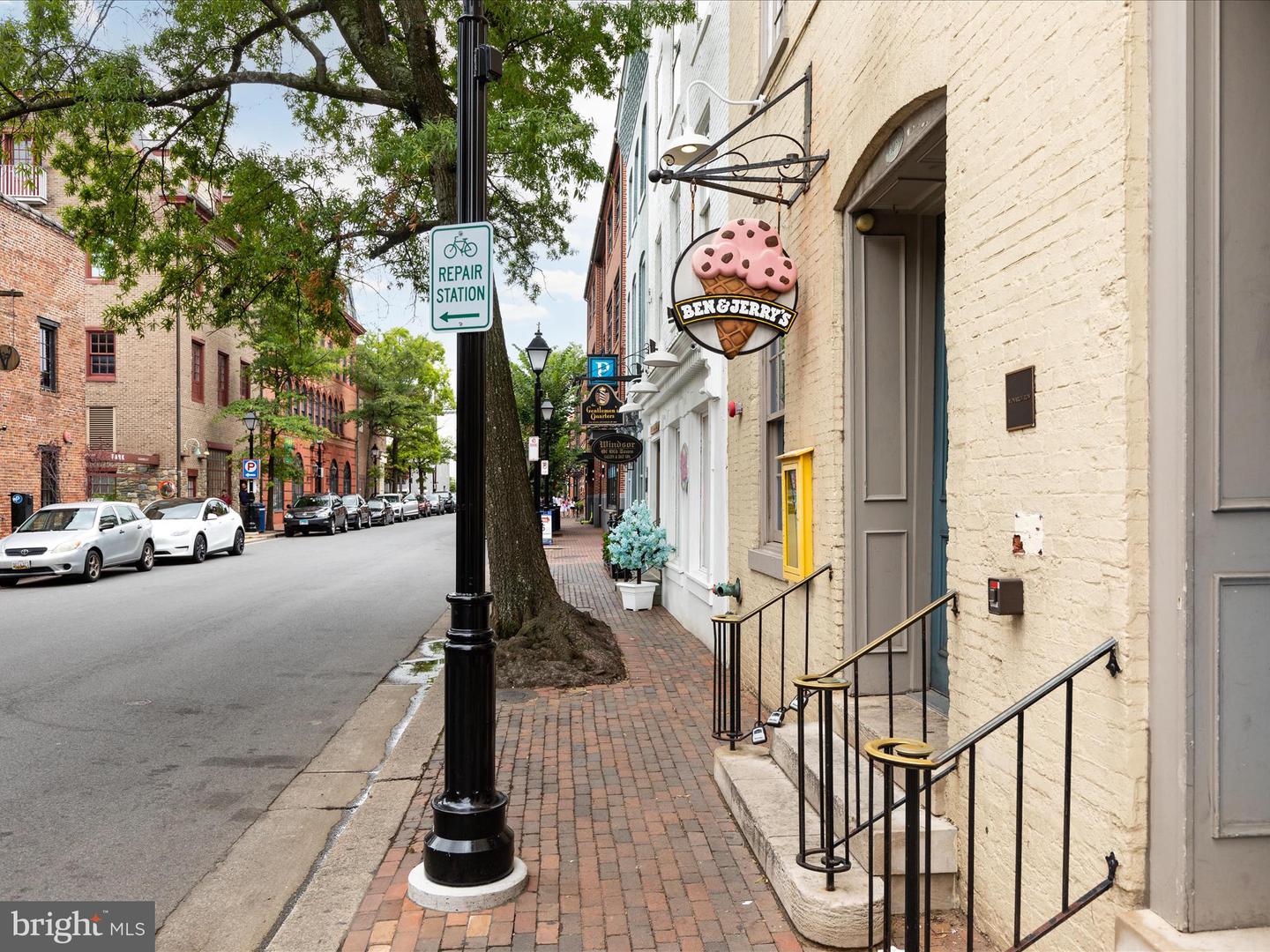 5625 MAXINE CT, ALEXANDRIA, Virginia 22310, 7 Bedrooms Bedrooms, 11 Rooms Rooms,4 BathroomsBathrooms,Residential,For sale,5625 MAXINE CT,VAFX2261474 MLS # VAFX2261474