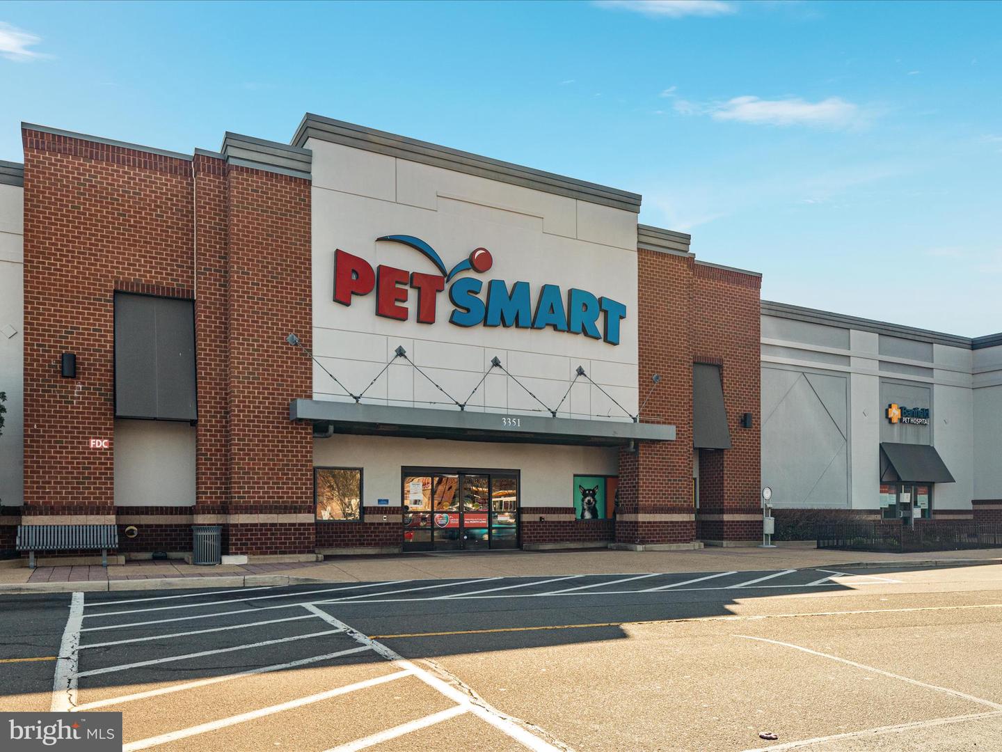 5625 MAXINE CT, ALEXANDRIA, Virginia 22310, 7 Bedrooms Bedrooms, 11 Rooms Rooms,4 BathroomsBathrooms,Residential,For sale,5625 MAXINE CT,VAFX2261474 MLS # VAFX2261474