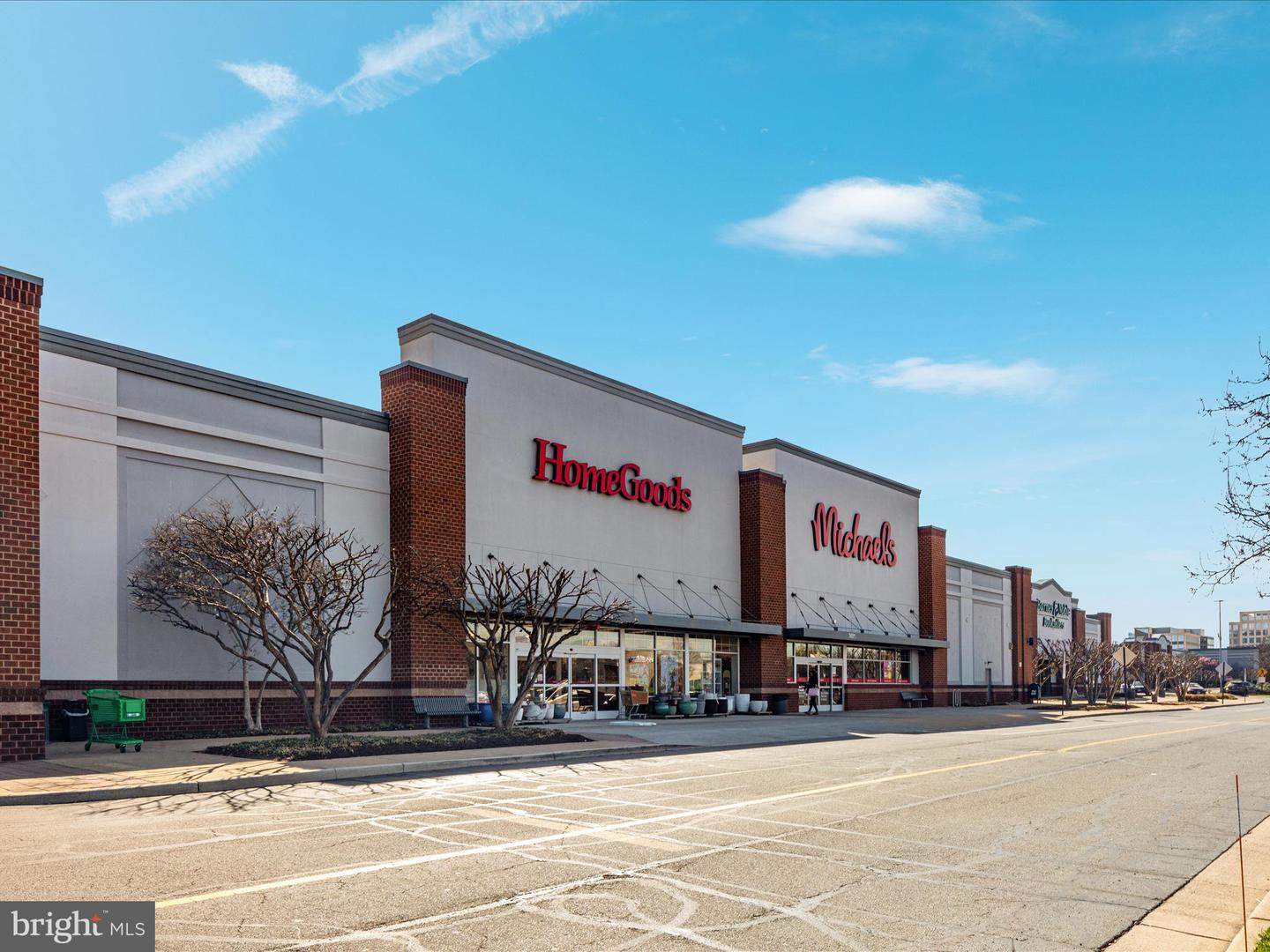 5625 MAXINE CT, ALEXANDRIA, Virginia 22310, 7 Bedrooms Bedrooms, 11 Rooms Rooms,4 BathroomsBathrooms,Residential,For sale,5625 MAXINE CT,VAFX2261474 MLS # VAFX2261474