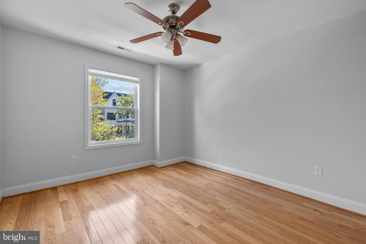 3916 5TH ST NW, WASHINGTON, District Of Columbia 20011, 3 Bedrooms Bedrooms, ,4 BathroomsBathrooms,Residential,For sale,3916 5TH ST NW,DCDC2217378 MLS # DCDC2217378