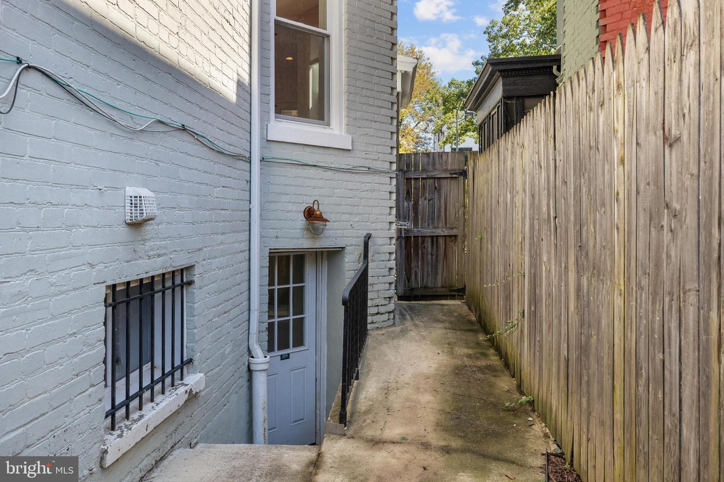 3916 5TH ST NW, WASHINGTON, District Of Columbia 20011, 3 Bedrooms Bedrooms, ,4 BathroomsBathrooms,Residential,For sale,3916 5TH ST NW,DCDC2217378 MLS # DCDC2217378