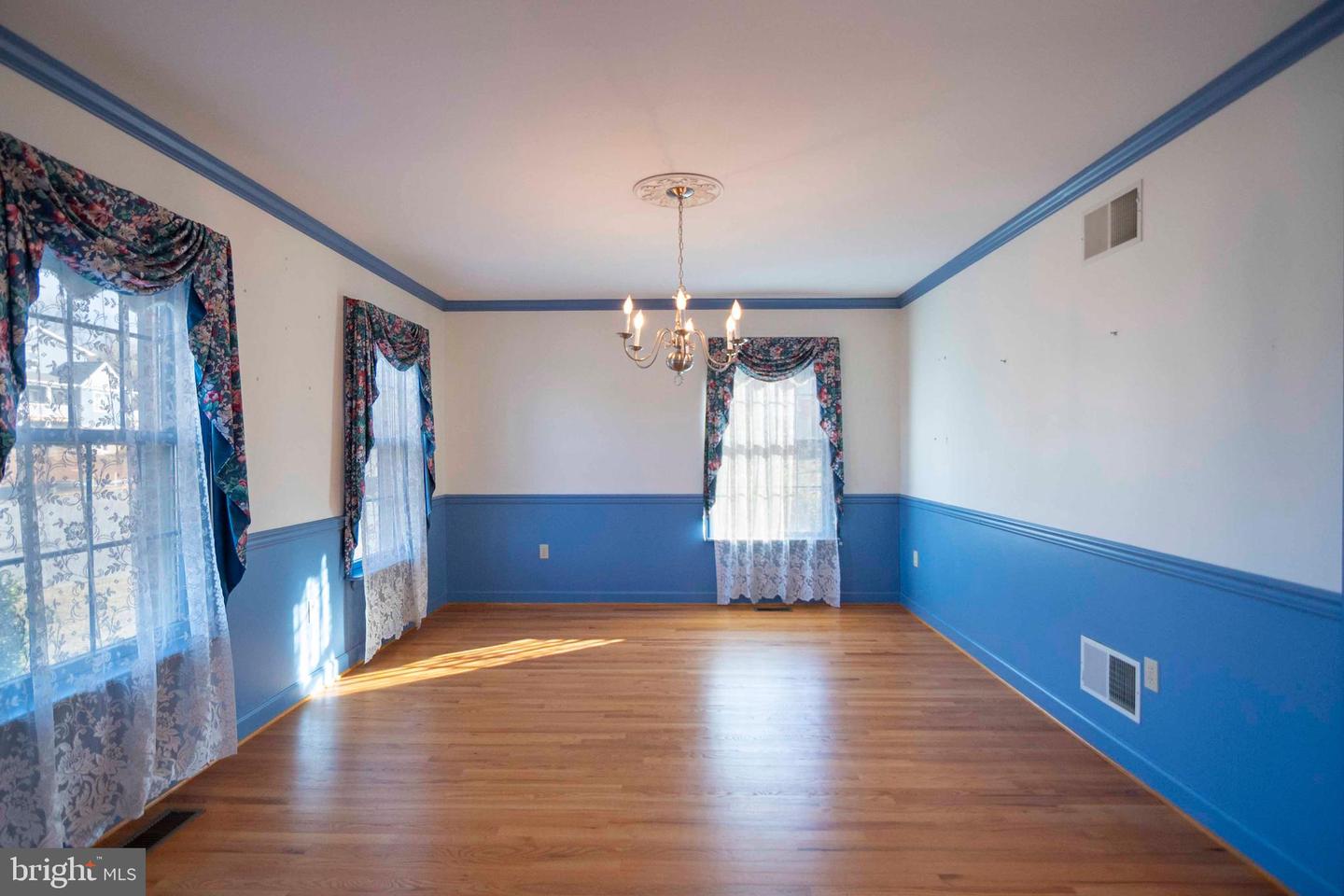 507 MEADOW LN, FRONT ROYAL, Virginia 22630, 5 Bedrooms Bedrooms, ,2 BathroomsBathrooms,Residential,For sale,507 MEADOW LN,VAWR2012418 MLS # VAWR2012418 507 MEADOW LN, FRONT ROYAL, Virginia 22630, 5 Bedrooms Bedrooms, ,2 BathroomsBathrooms,Residential,For sale,507 MEADOW LN,VAWR2012418 MLS # VAWR2012418