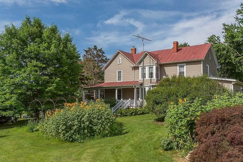 163 PLEASANT VIEW RD, STAUNTON, Virginia 24401, 4 Bedrooms Bedrooms, ,4 BathroomsBathrooms,Residential,163 PLEASANT VIEW RD,671903 MLS # 671903 163 PLEASANT VIEW RD, STAUNTON, Virginia 24401, 4 Bedrooms Bedrooms, ,4 BathroomsBathrooms,Residential,163 PLEASANT VIEW RD,671903 MLS # 671903