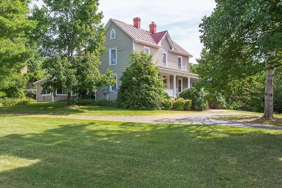 163 PLEASANT VIEW RD, STAUNTON, Virginia 24401, 4 Bedrooms Bedrooms, ,4 BathroomsBathrooms,Residential,163 PLEASANT VIEW RD,671903 MLS # 671903 163 PLEASANT VIEW RD, STAUNTON, Virginia 24401, 4 Bedrooms Bedrooms, ,4 BathroomsBathrooms,Residential,163 PLEASANT VIEW RD,671903 MLS # 671903