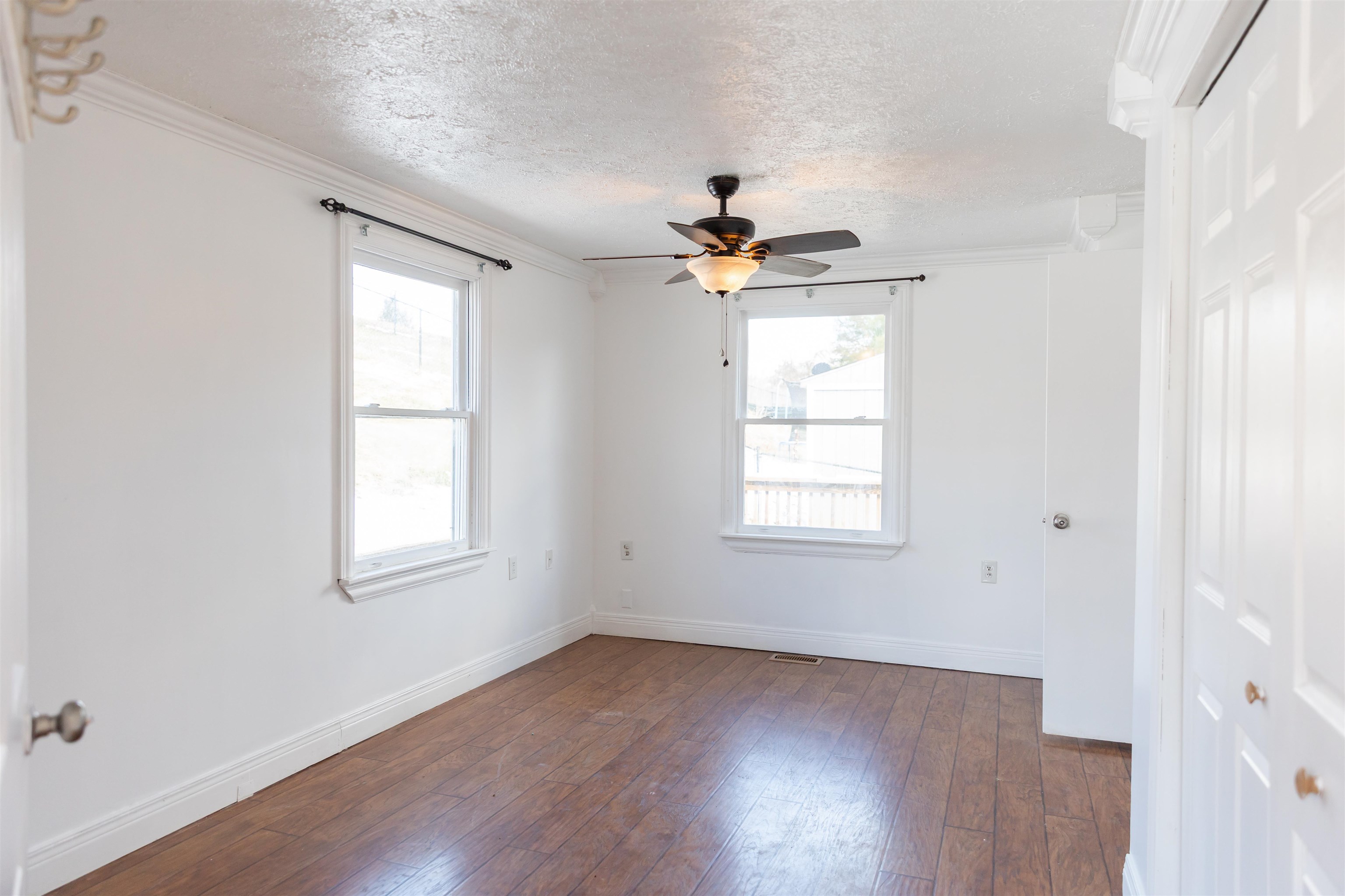 184 SW HILLSIDE DR, BUENA VISTA, Virginia 24416, 4 Bedrooms Bedrooms, ,2 BathroomsBathrooms,Residential,Section 8 Lot 9 Appointment of Substitute Instrume,184 SW HILLSIDE DR,671908 MLS # 671908