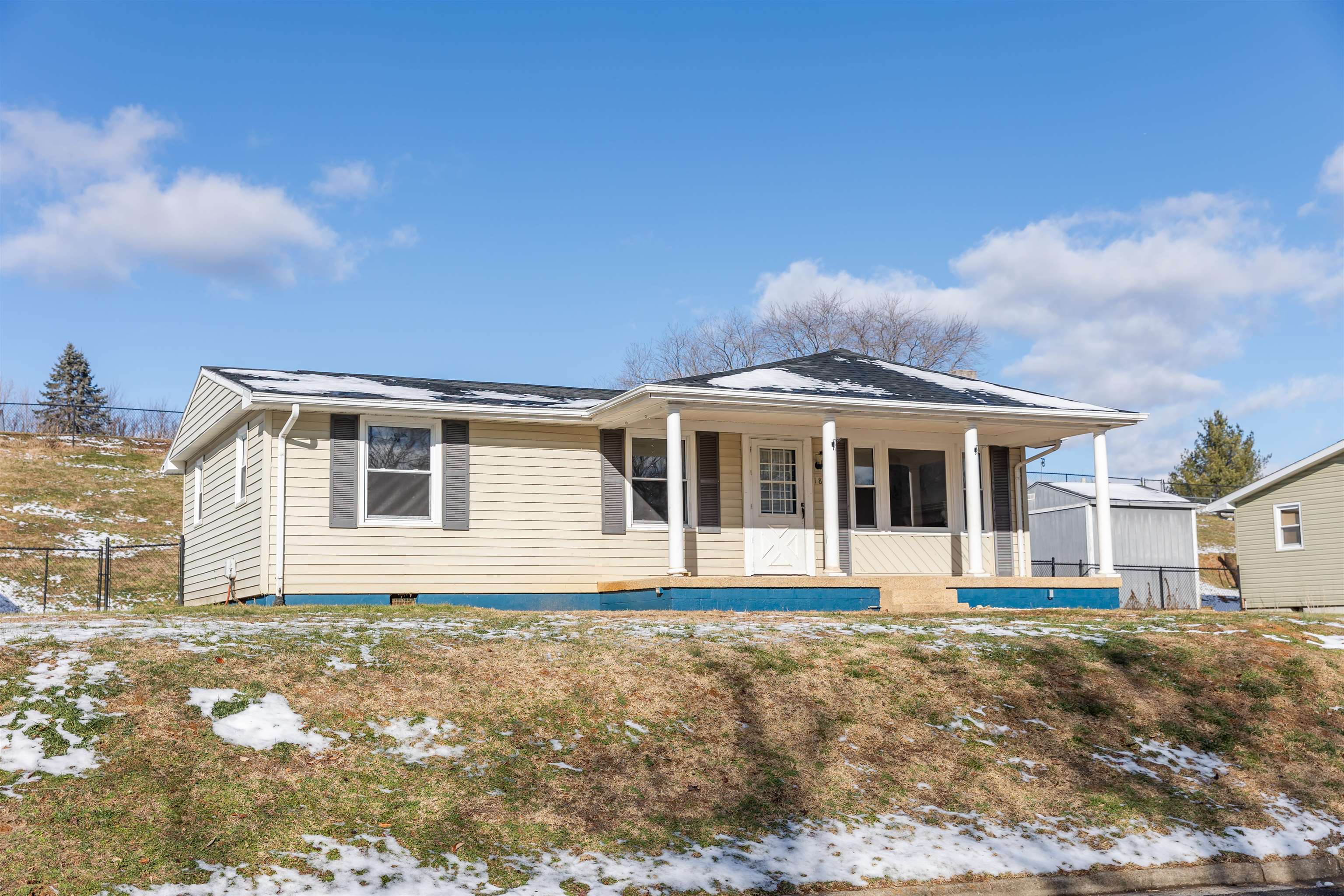 184 SW HILLSIDE DR, BUENA VISTA, Virginia 24416, 4 Bedrooms Bedrooms, ,2 BathroomsBathrooms,Residential,Section 8 Lot 9 Appointment of Substitute Instrume,184 SW HILLSIDE DR,671908 MLS # 671908