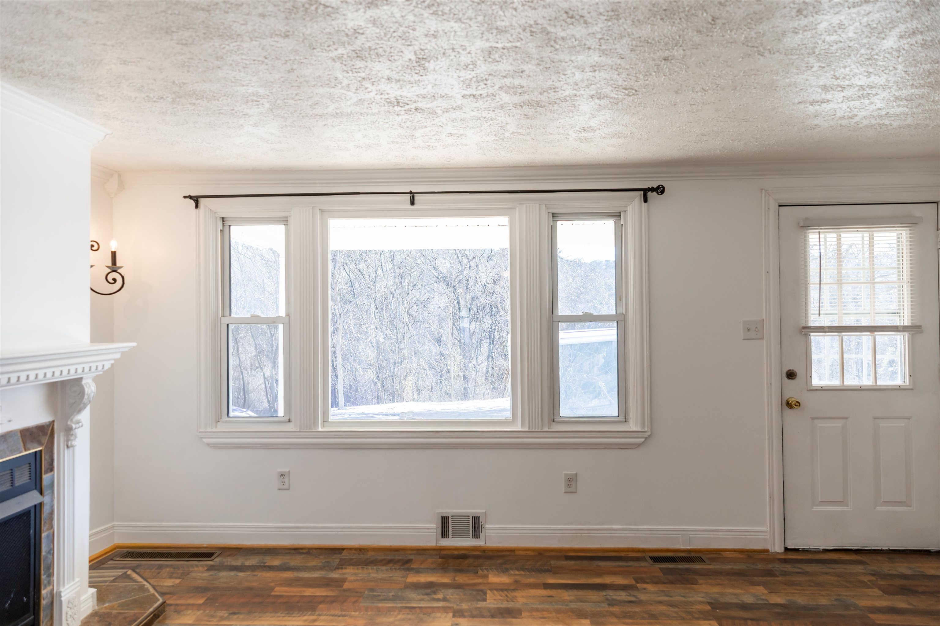 184 SW HILLSIDE DR, BUENA VISTA, Virginia 24416, 4 Bedrooms Bedrooms, ,2 BathroomsBathrooms,Residential,Section 8 Lot 9 Appointment of Substitute Instrume,184 SW HILLSIDE DR,671908 MLS # 671908