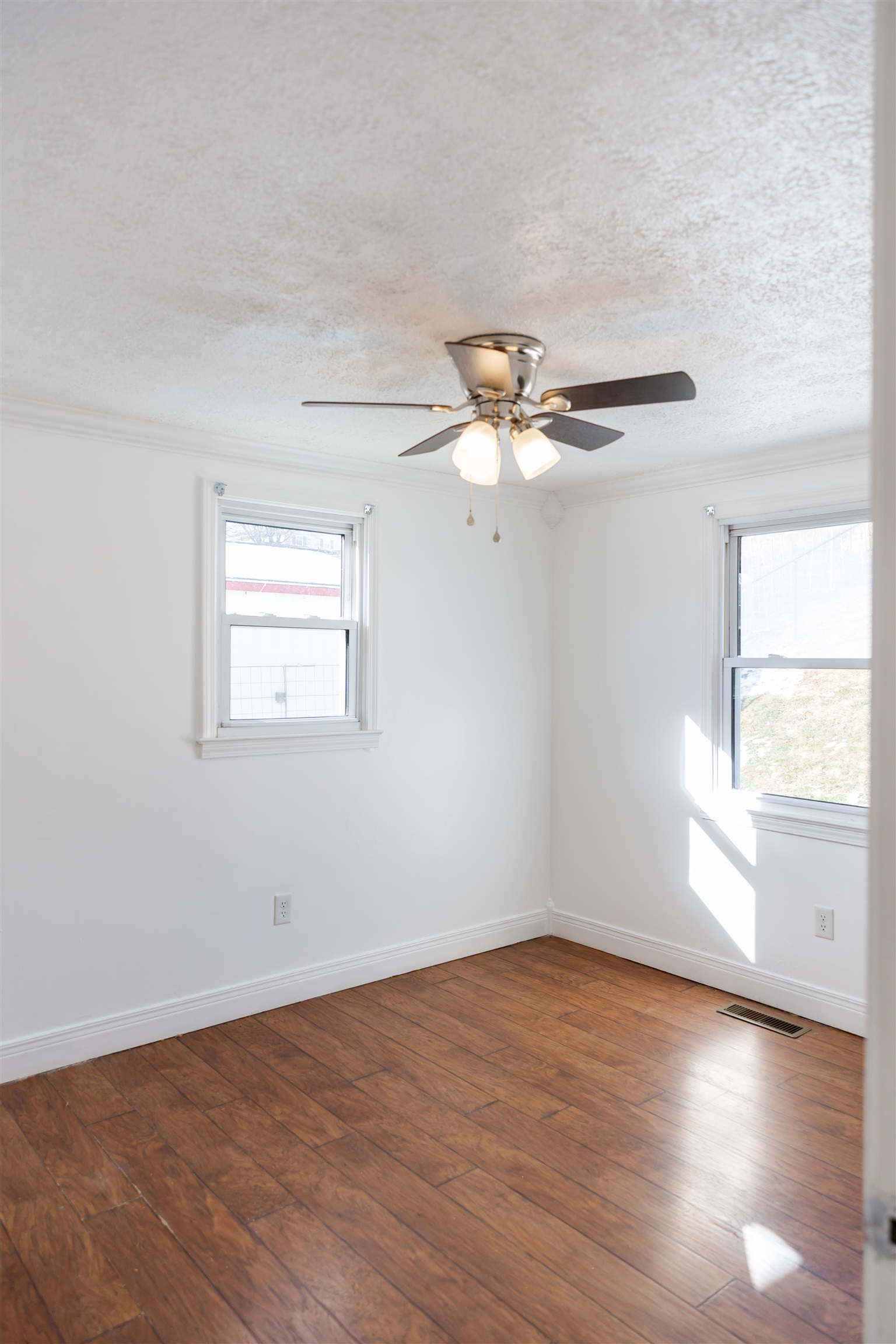 184 SW HILLSIDE DR, BUENA VISTA, Virginia 24416, 4 Bedrooms Bedrooms, ,2 BathroomsBathrooms,Residential,Section 8 Lot 9 Appointment of Substitute Instrume,184 SW HILLSIDE DR,671908 MLS # 671908