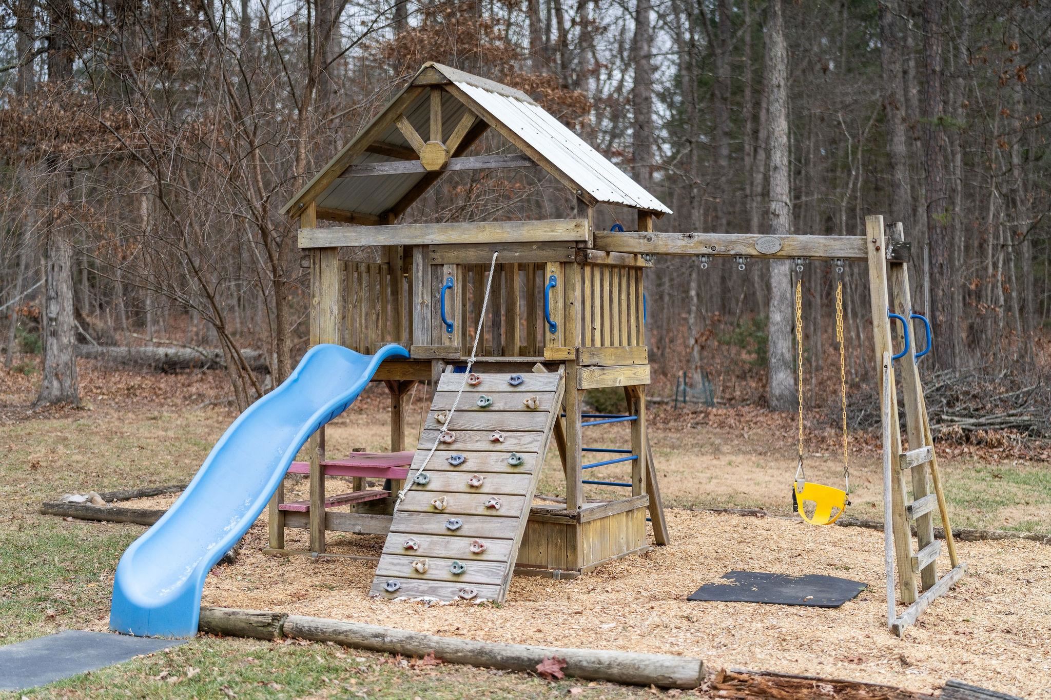 198 TURK MOUNTAIN LN, WAYNESBORO, Virginia 22980, 5 Bedrooms Bedrooms, ,3 BathroomsBathrooms,Residential,198 TURK MOUNTAIN LN,671911 MLS # 671911