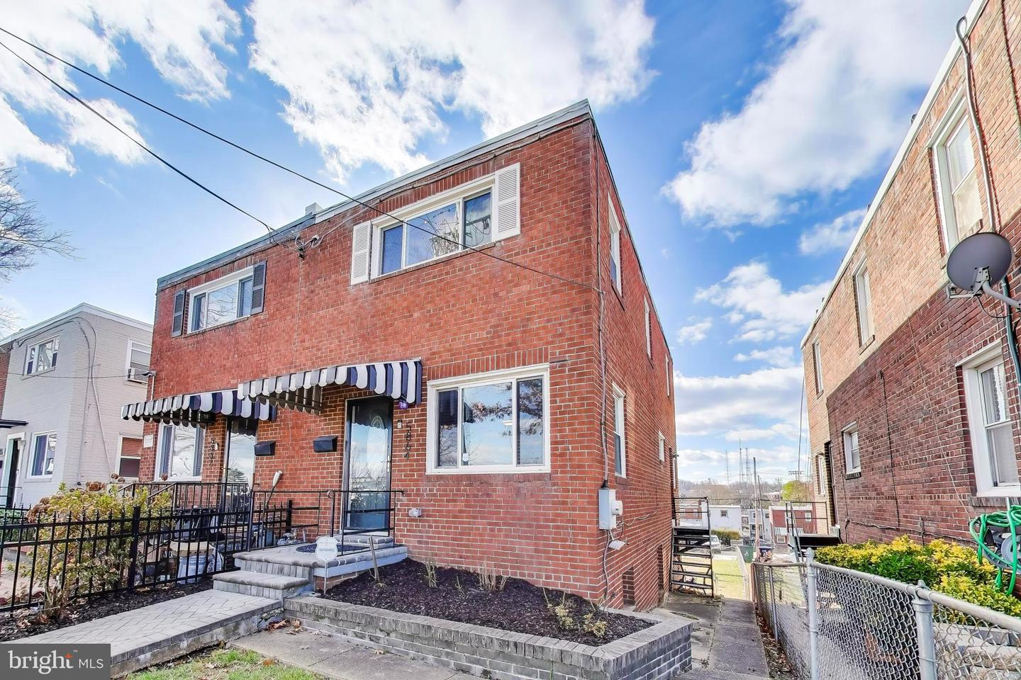 5864 EASTERN AVE NE, WASHINGTON, District Of Columbia 20011, 3 Bedrooms Bedrooms, 6 Rooms Rooms,1 BathroomBathrooms,Residential,For sale,5864 EASTERN AVE NE,DCDC2227312 MLS # DCDC2227312 5864 EASTERN AVE NE, WASHINGTON, District Of Columbia 20011, 3 Bedrooms Bedrooms, 6 Rooms Rooms,1 BathroomBathrooms,Residential,For sale,5864 EASTERN AVE NE,DCDC2227312 MLS # DCDC2227312