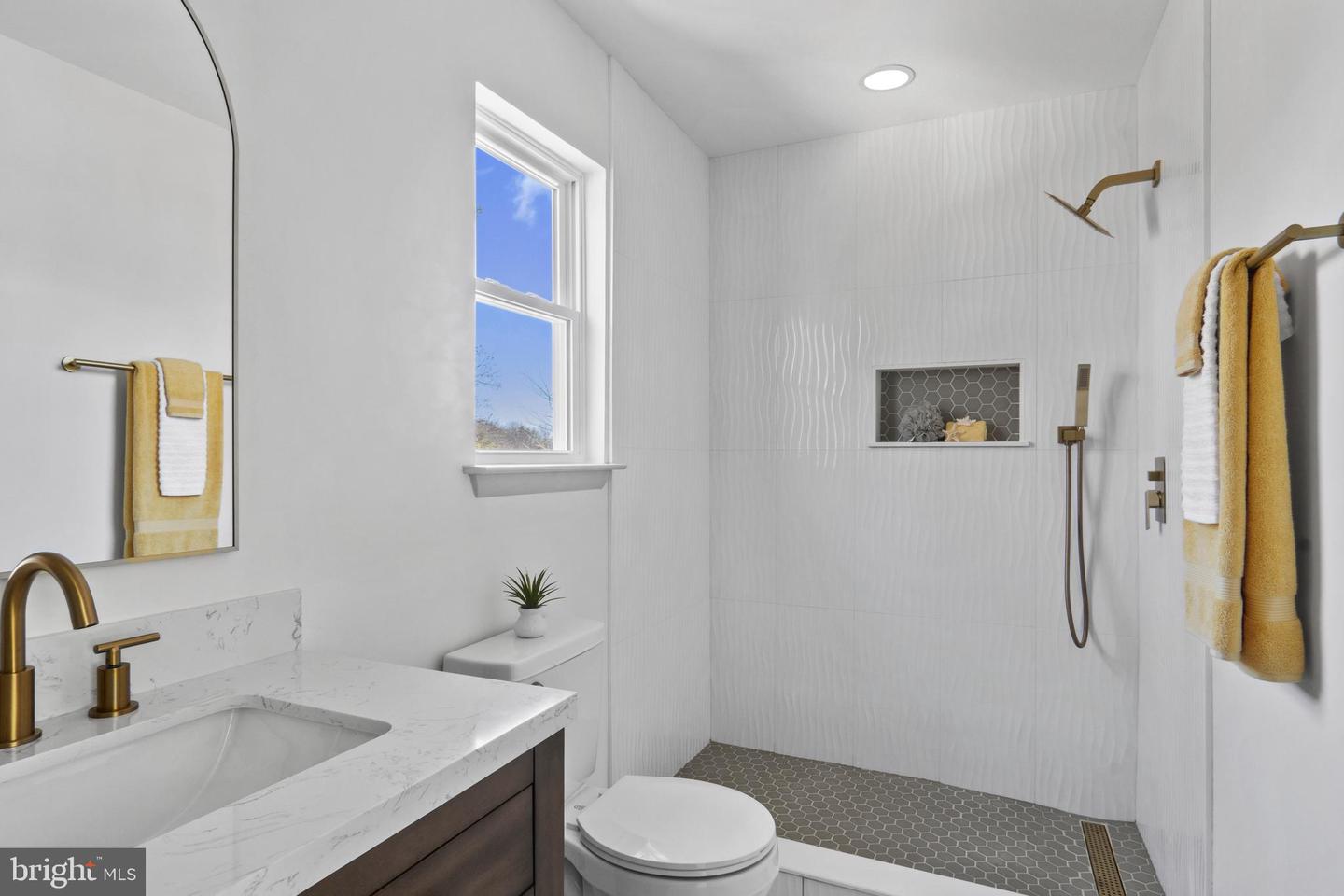 13425 PRINCEDALE DR, WOODBRIDGE, Virginia 22193, 5 Bedrooms Bedrooms, ,3 BathroomsBathrooms,Residential,For sale,13425 PRINCEDALE DR,VAPW2109012 MLS # VAPW2109012 13425 PRINCEDALE DR, WOODBRIDGE, Virginia 22193, 5 Bedrooms Bedrooms, ,3 BathroomsBathrooms,Residential,For sale,13425 PRINCEDALE DR,VAPW2109012 MLS # VAPW2109012