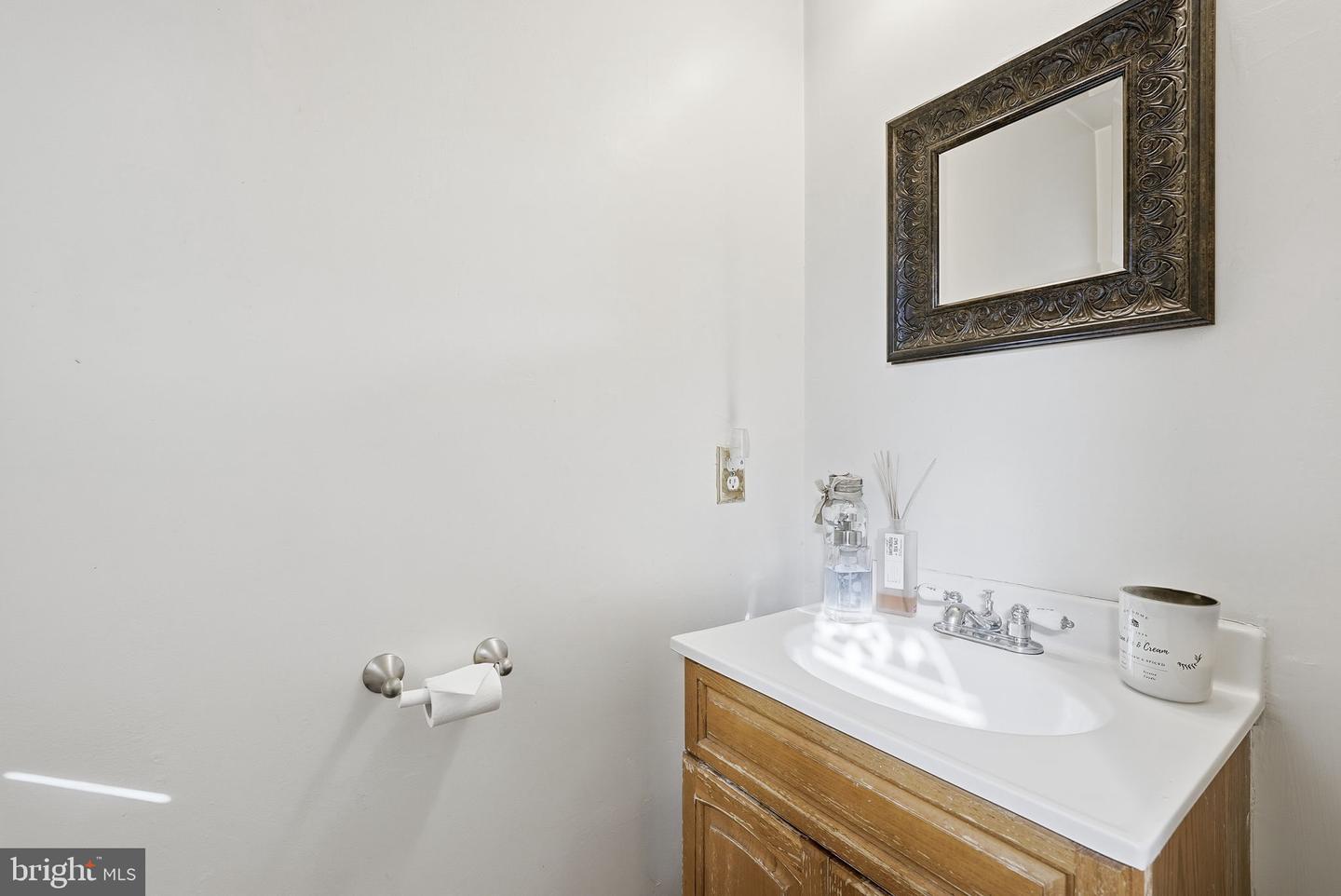 5513 WOODLAWN MANOR CT, ALEXANDRIA, Virginia 22309, 3 Bedrooms Bedrooms, ,2 BathroomsBathrooms,Residential,For sale,5513 WOODLAWN MANOR CT,VAFX2282418 MLS # VAFX2282418 5513 WOODLAWN MANOR CT, ALEXANDRIA, Virginia 22309, 3 Bedrooms Bedrooms, ,2 BathroomsBathrooms,Residential,For sale,5513 WOODLAWN MANOR CT,VAFX2282418 MLS # VAFX2282418