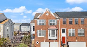 7060 COURTYARD WAY, HAYMARKET, Virginia 20169, 4 Bedrooms Bedrooms, ,3 BathroomsBathrooms,Residential,For sale,7060 COURTYARD WAY,VAPW2109094 MLS # VAPW2109094