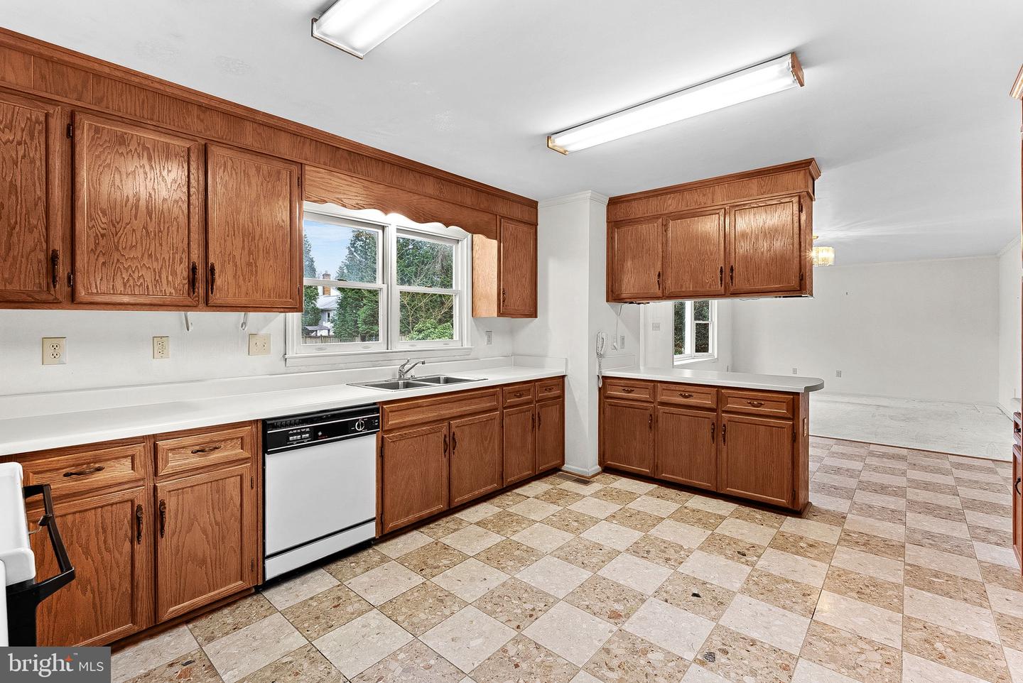 3709 HOWSEN AVE, FAIRFAX, Virginia 22030, 3 Bedrooms Bedrooms, ,3 BathroomsBathrooms,Residential,For sale,3709 HOWSEN AVE,VAFC2007564 MLS # VAFC2007564 3709 HOWSEN AVE, FAIRFAX, Virginia 22030, 3 Bedrooms Bedrooms, ,3 BathroomsBathrooms,Residential,For sale,3709 HOWSEN AVE,VAFC2007564 MLS # VAFC2007564