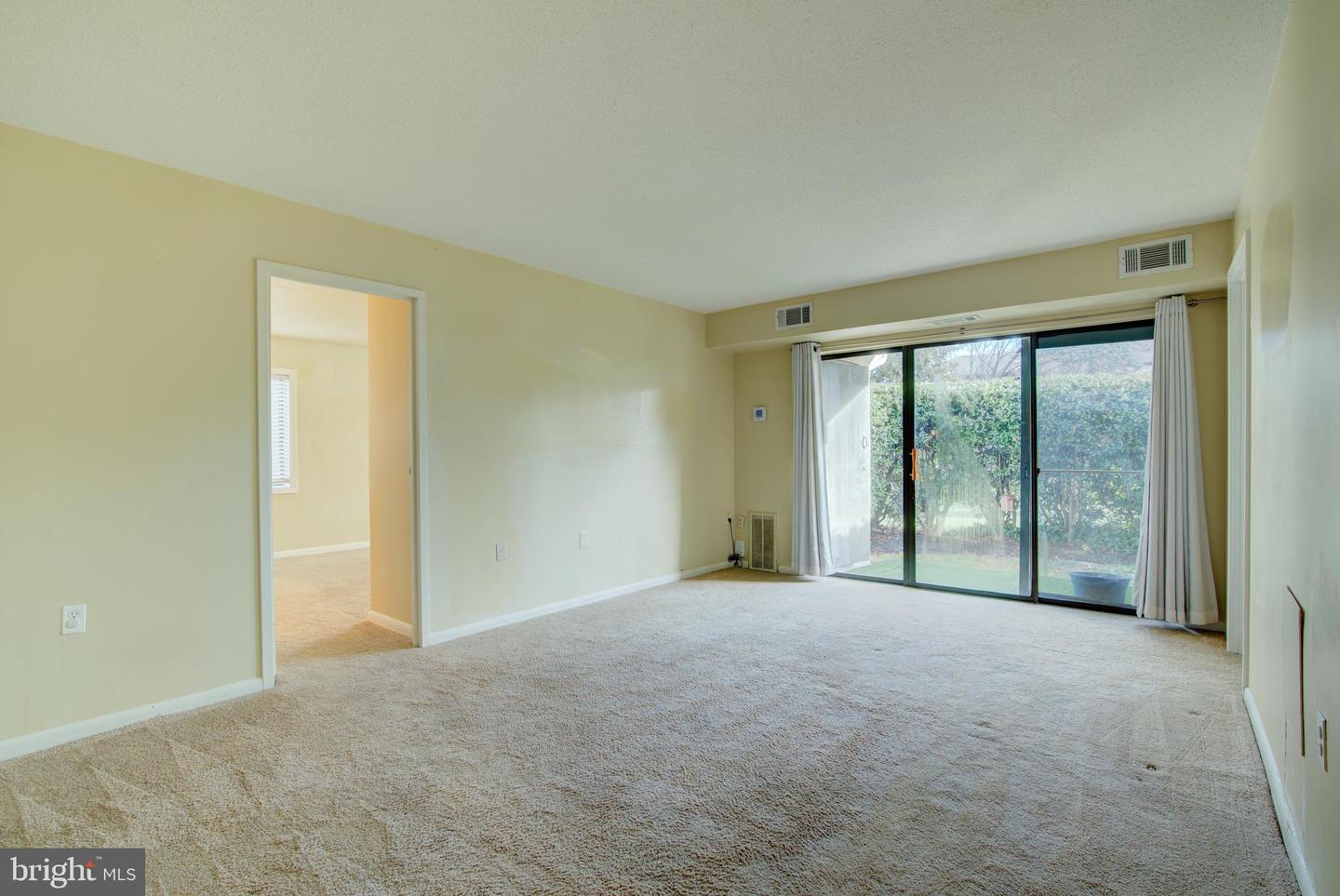 613 CENTER ST #T2, HERNDON, Virginia 20170, 1 Bedroom Bedrooms, ,1 BathroomBathrooms,Residential,For sale,613 CENTER ST #T2,VAFX2282680 MLS # VAFX2282680