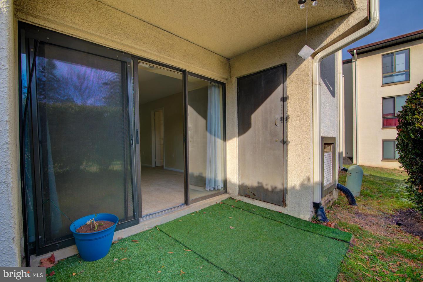 613 CENTER ST #T2, HERNDON, Virginia 20170, 1 Bedroom Bedrooms, ,1 BathroomBathrooms,Residential,For sale,613 CENTER ST #T2,VAFX2282680 MLS # VAFX2282680