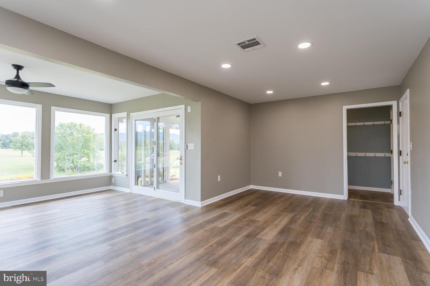 248 SHENVALEE DR, NEW MARKET, Virginia 22844, 4 Bedrooms Bedrooms, ,2 BathroomsBathrooms,Residential,For sale,248 SHENVALEE DR,VASH2013218 MLS # VASH2013218