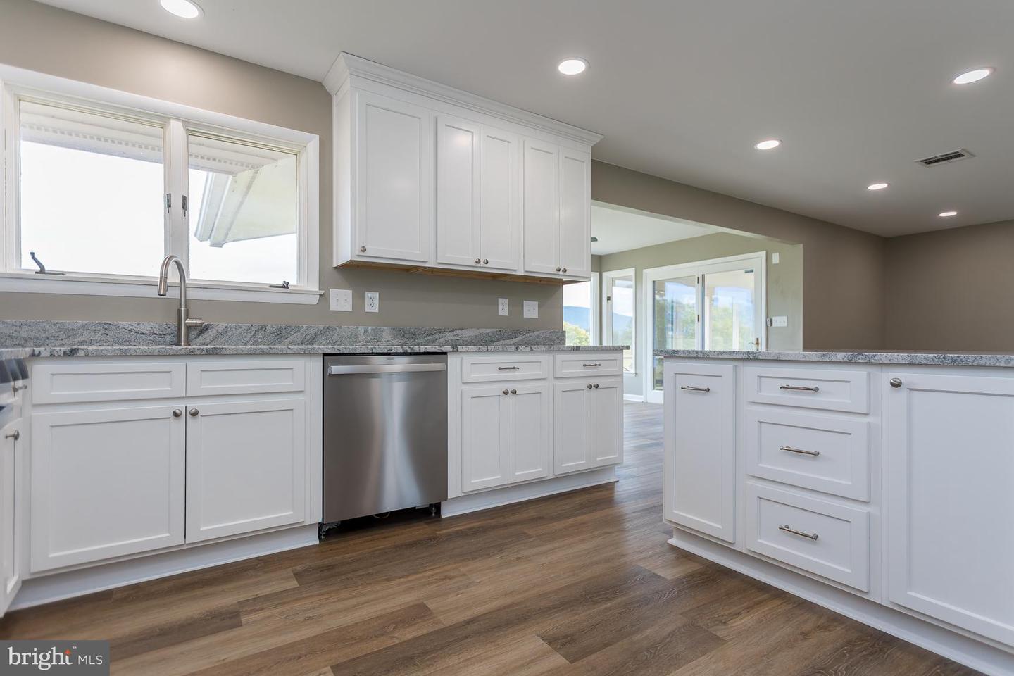 248 SHENVALEE DR, NEW MARKET, Virginia 22844, 4 Bedrooms Bedrooms, ,2 BathroomsBathrooms,Residential,For sale,248 SHENVALEE DR,VASH2013218 MLS # VASH2013218