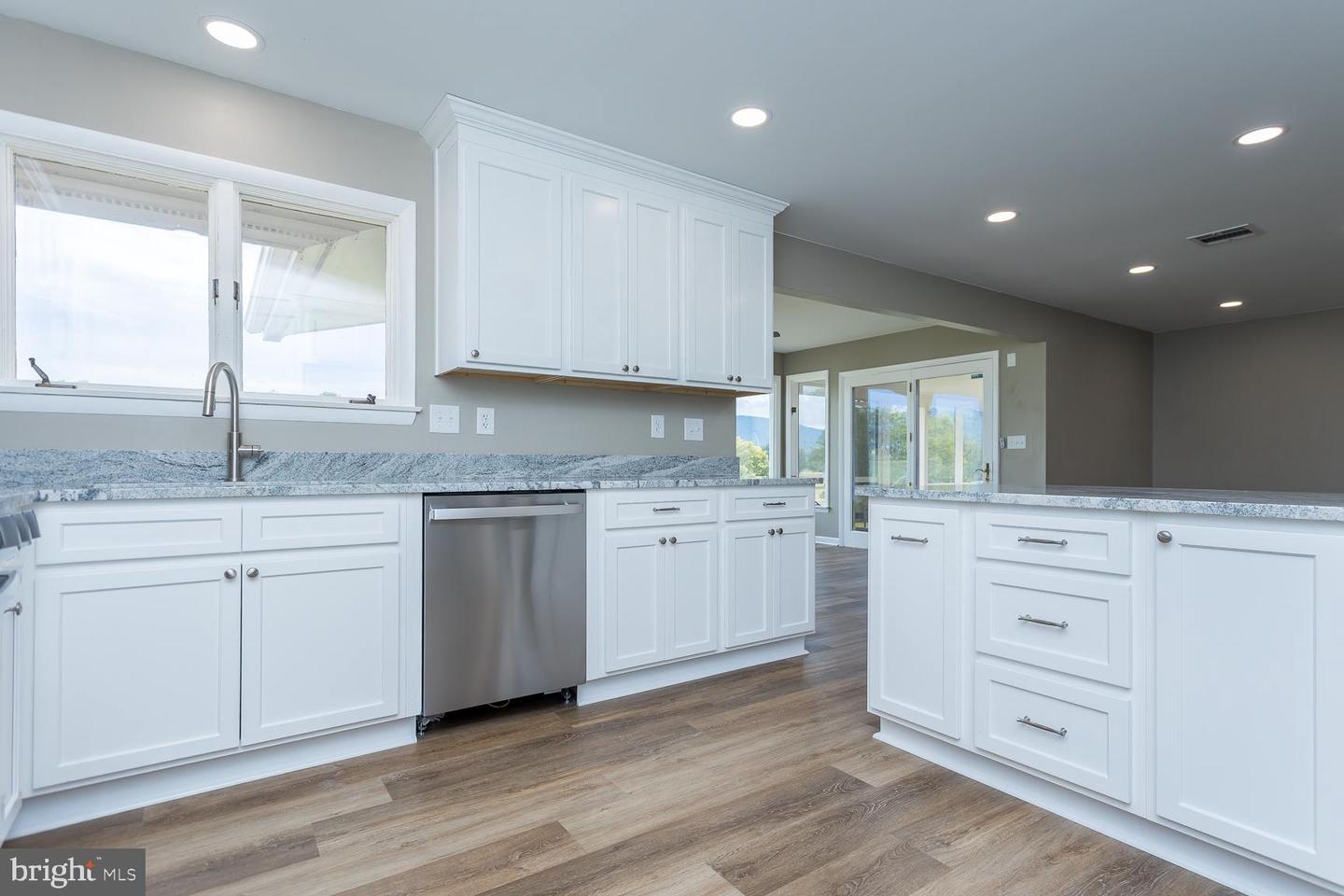 248 SHENVALEE DR, NEW MARKET, Virginia 22844, 4 Bedrooms Bedrooms, ,2 BathroomsBathrooms,Residential,For sale,248 SHENVALEE DR,VASH2013218 MLS # VASH2013218