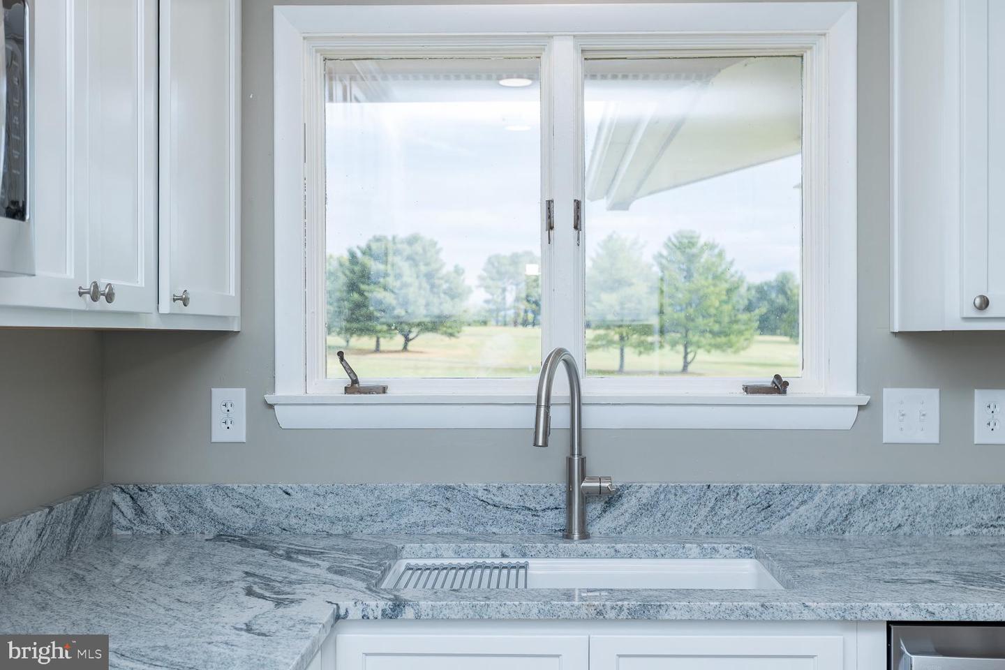 248 SHENVALEE DR, NEW MARKET, Virginia 22844, 4 Bedrooms Bedrooms, ,2 BathroomsBathrooms,Residential,For sale,248 SHENVALEE DR,VASH2013218 MLS # VASH2013218