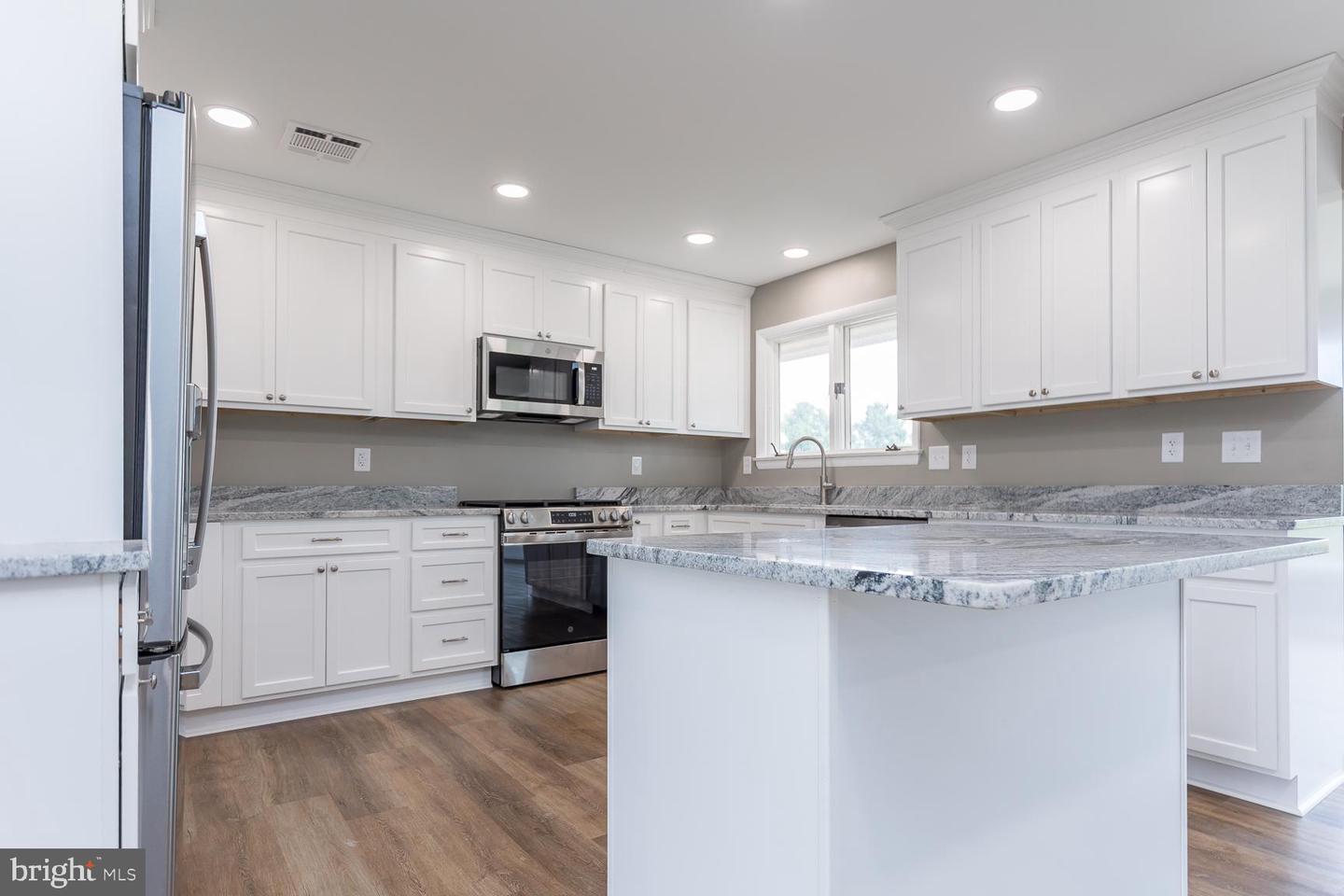 248 SHENVALEE DR, NEW MARKET, Virginia 22844, 4 Bedrooms Bedrooms, ,2 BathroomsBathrooms,Residential,For sale,248 SHENVALEE DR,VASH2013218 MLS # VASH2013218