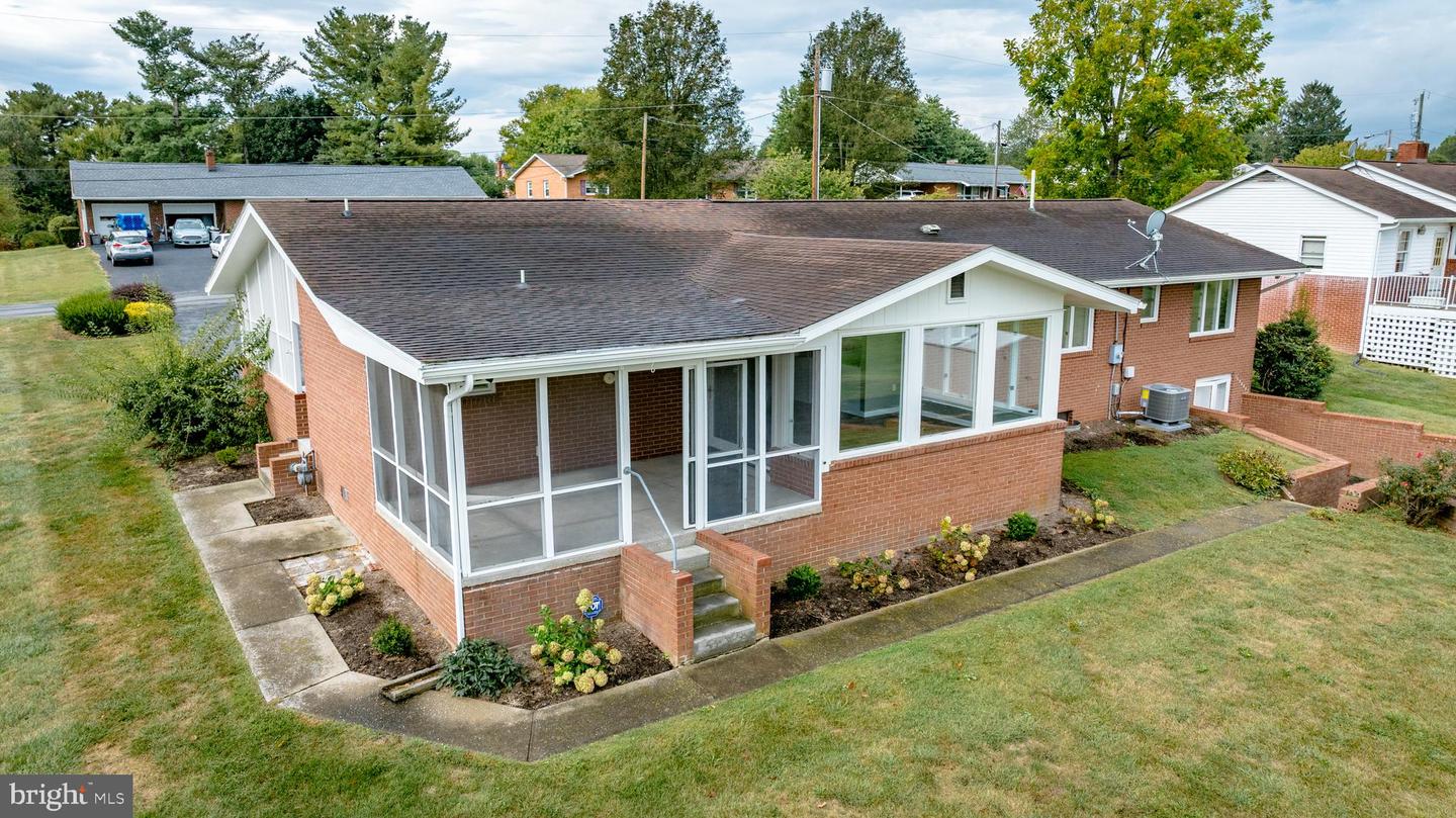 248 SHENVALEE DR, NEW MARKET, Virginia 22844, 4 Bedrooms Bedrooms, ,2 BathroomsBathrooms,Residential,For sale,248 SHENVALEE DR,VASH2013218 MLS # VASH2013218