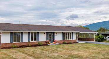 248 SHENVALEE DR, NEW MARKET, Virginia 22844, 4 Bedrooms Bedrooms, ,2 BathroomsBathrooms,Residential,For sale,248 SHENVALEE DR,VASH2013218 MLS # VASH2013218