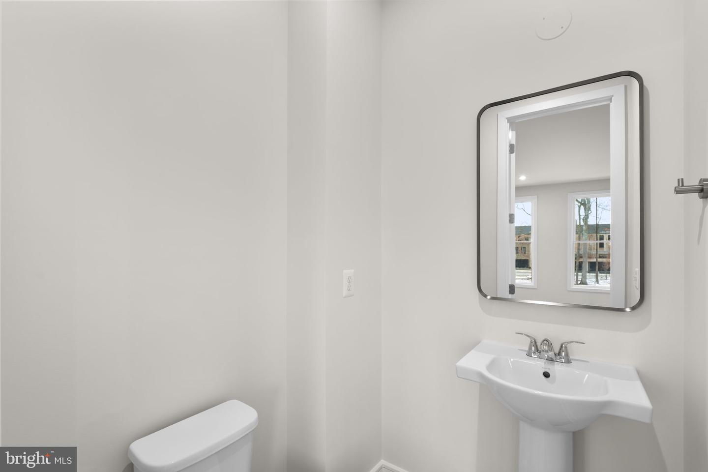 23021 BLUE EAGLE TER, ASHBURN, Virginia 20148, 4 Bedrooms Bedrooms, ,4 BathroomsBathrooms,Residential,For sale,23021 BLUE EAGLE TER,VALO2112474 MLS # VALO2112474