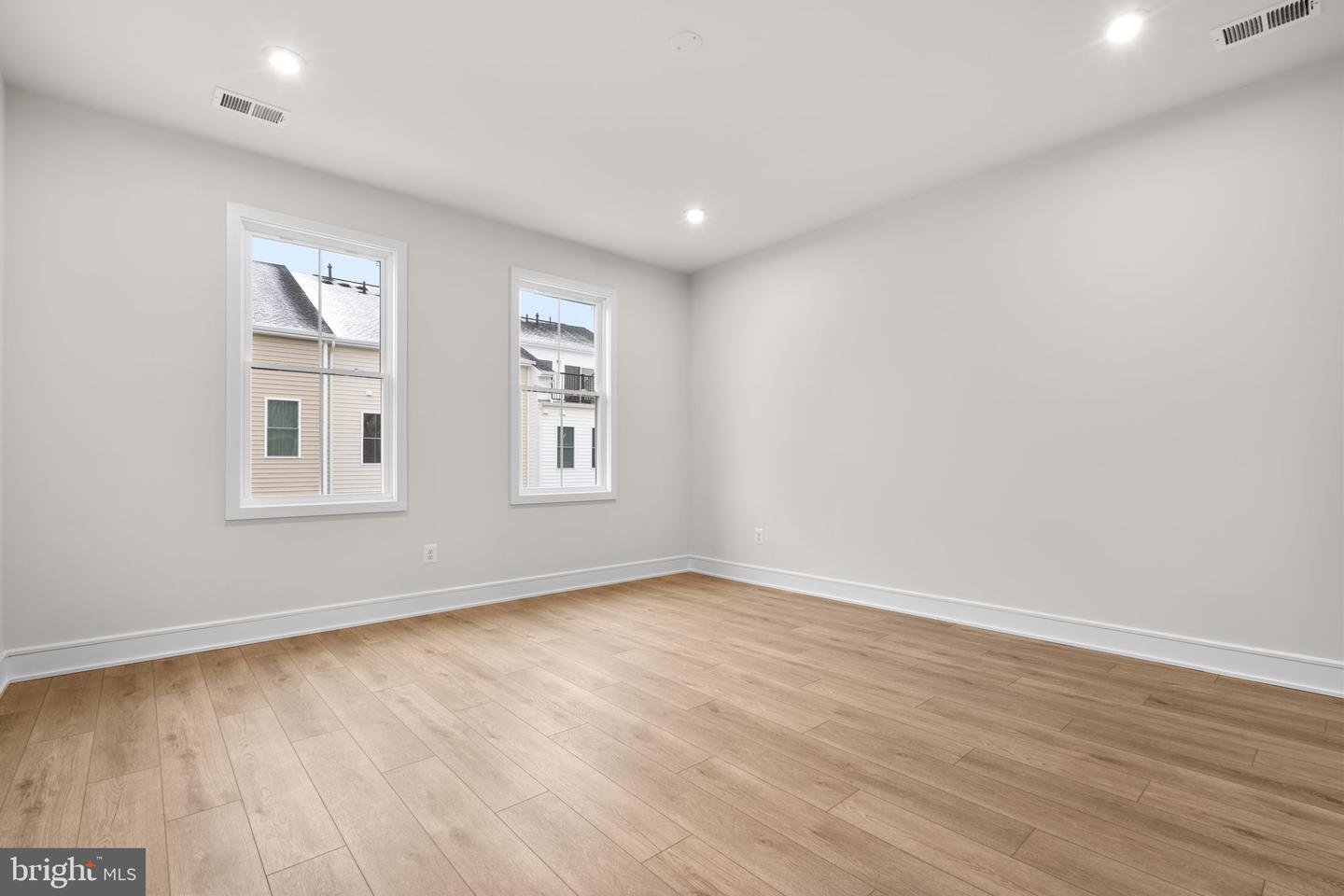 23021 BLUE EAGLE TER, ASHBURN, Virginia 20148, 4 Bedrooms Bedrooms, ,4 BathroomsBathrooms,Residential,For sale,23021 BLUE EAGLE TER,VALO2112474 MLS # VALO2112474