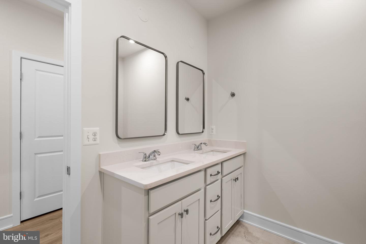 23021 BLUE EAGLE TER, ASHBURN, Virginia 20148, 4 Bedrooms Bedrooms, ,4 BathroomsBathrooms,Residential,For sale,23021 BLUE EAGLE TER,VALO2112474 MLS # VALO2112474